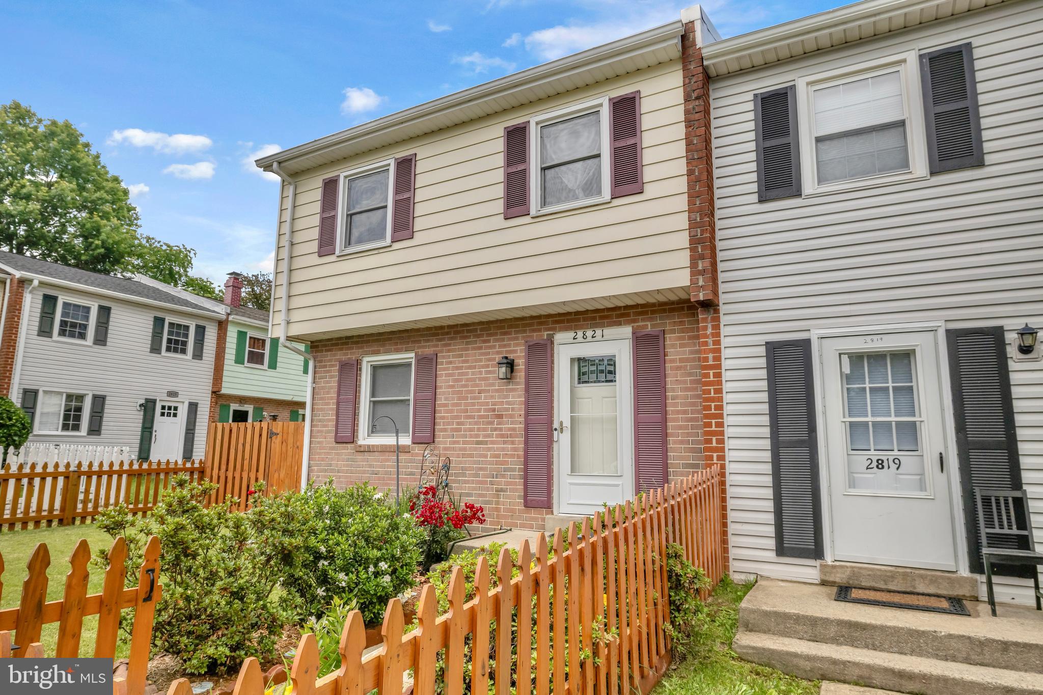 2821 BANKS COURT