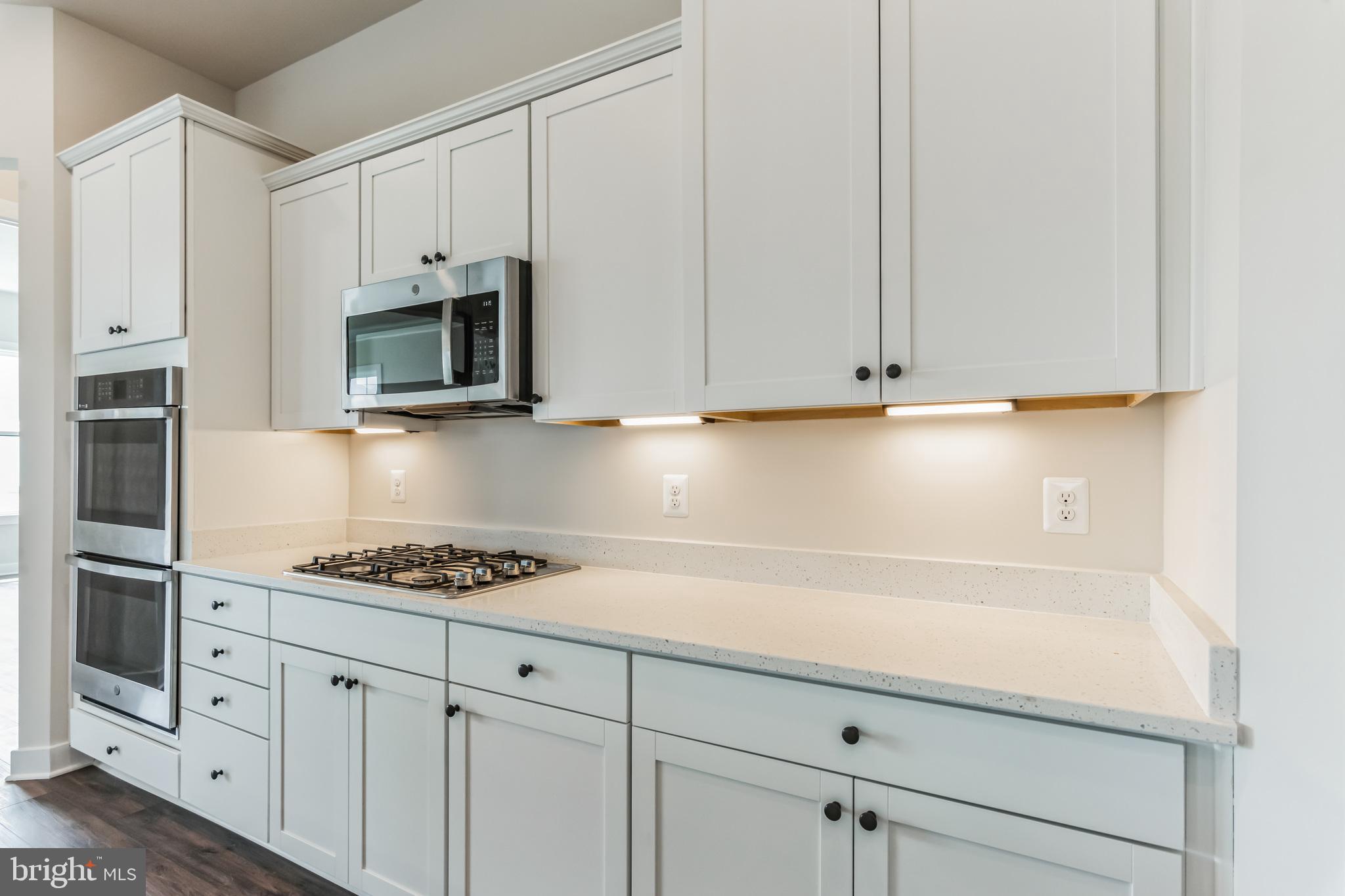 21 GOLDEN RAINTREE COURT