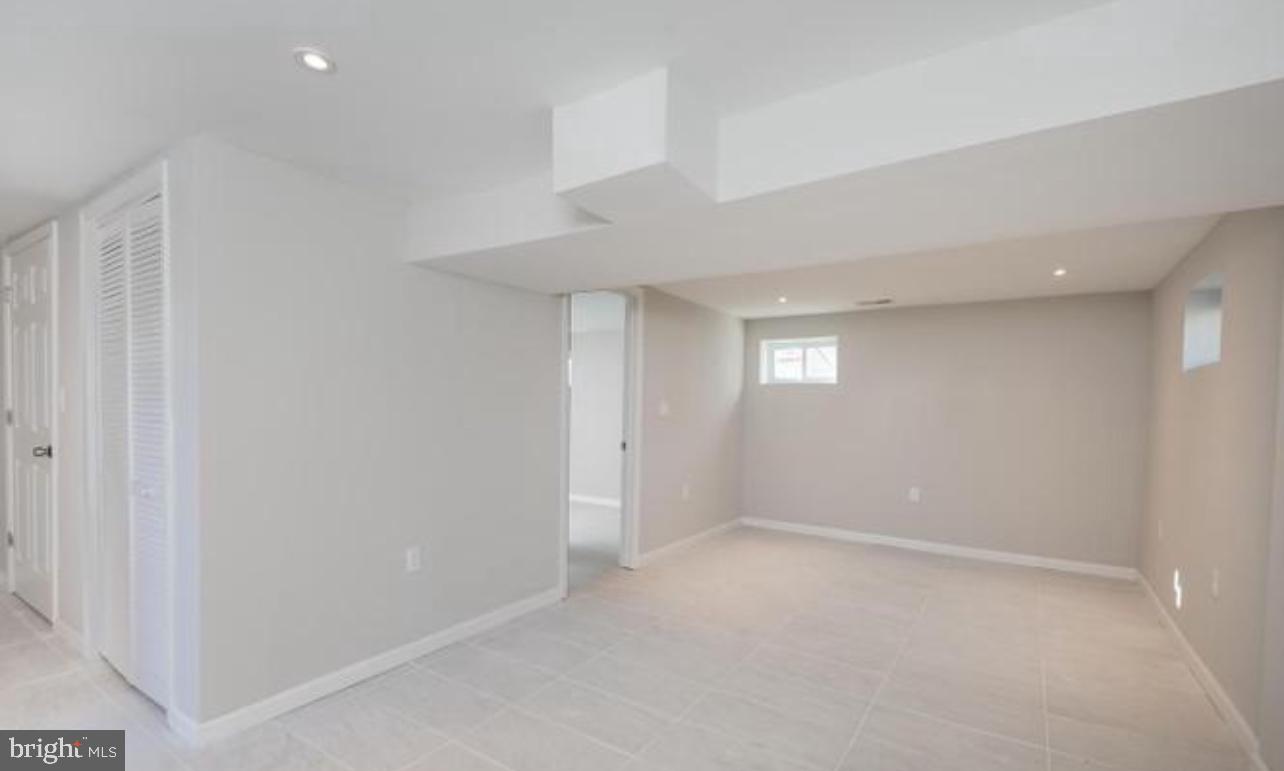 CHAPEL OAKS - Residential Lease