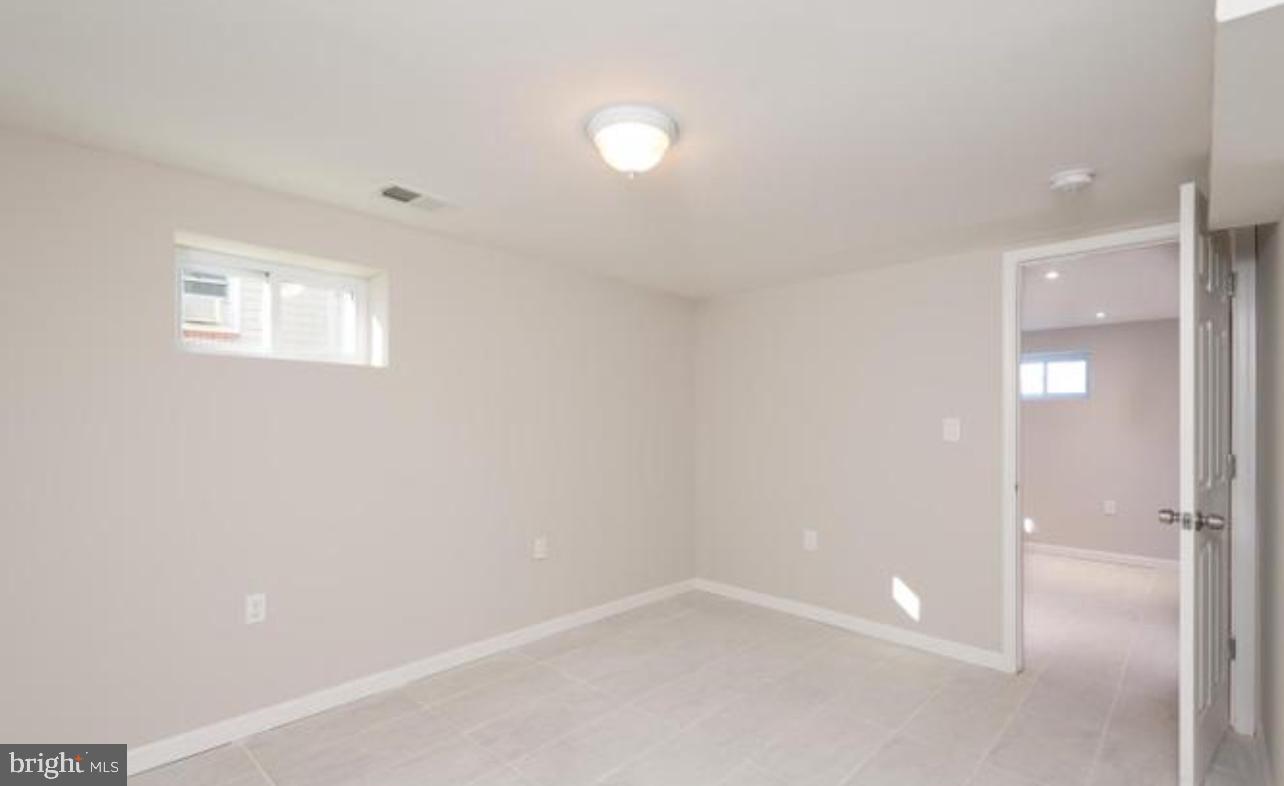 CHAPEL OAKS - Residential Lease