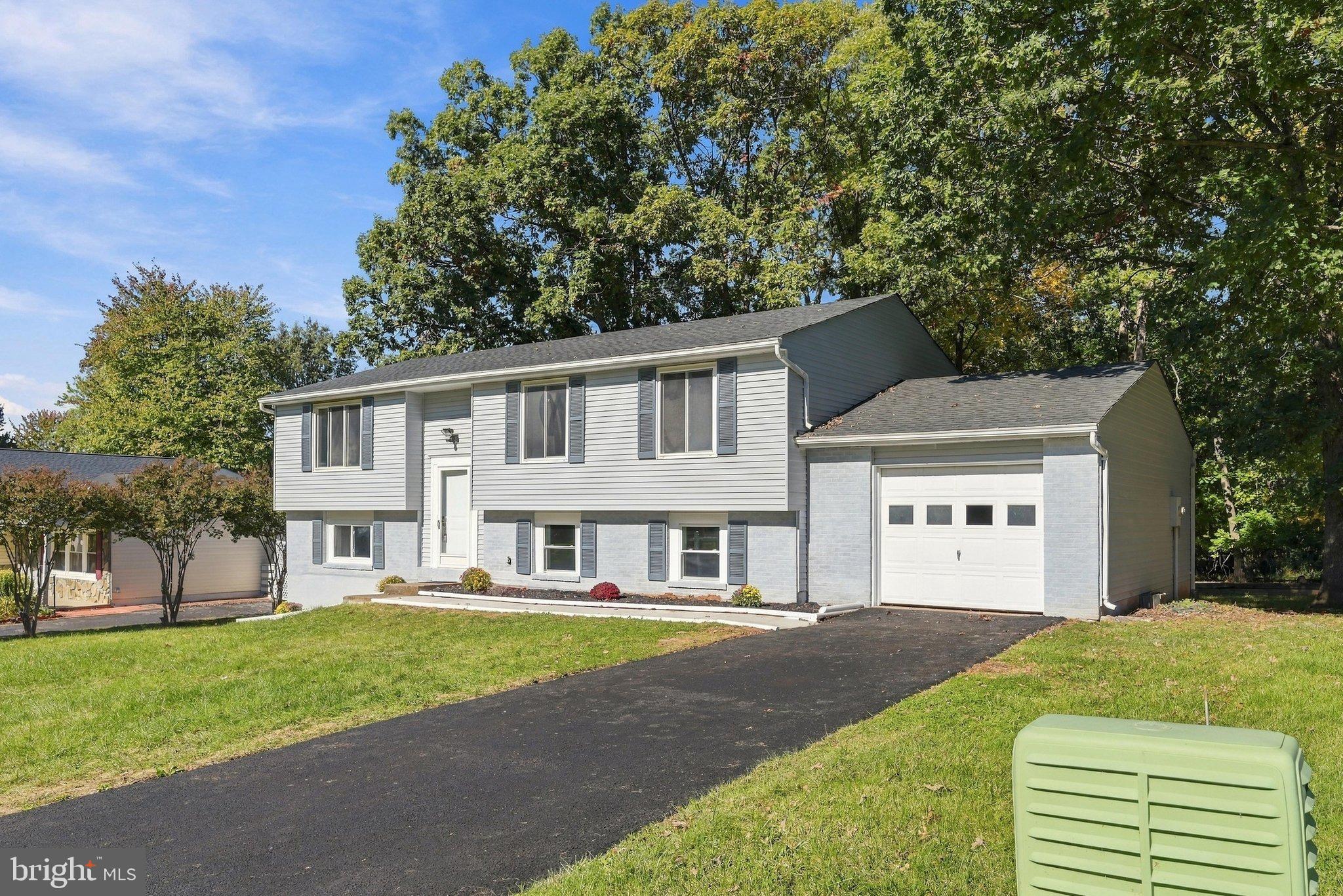 905 E ROANOKE ROAD