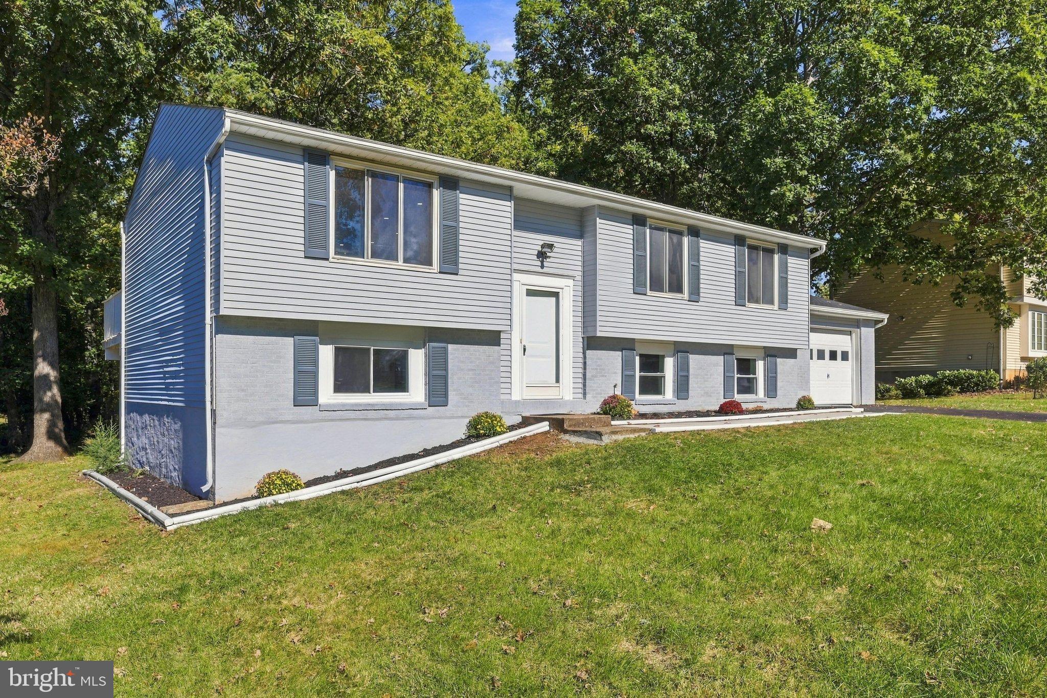 905 E ROANOKE ROAD