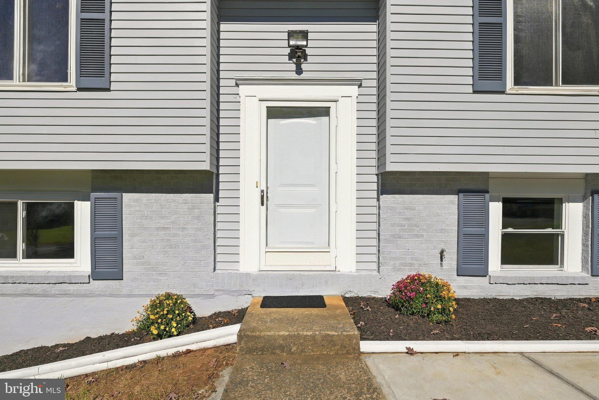 905 E ROANOKE ROAD