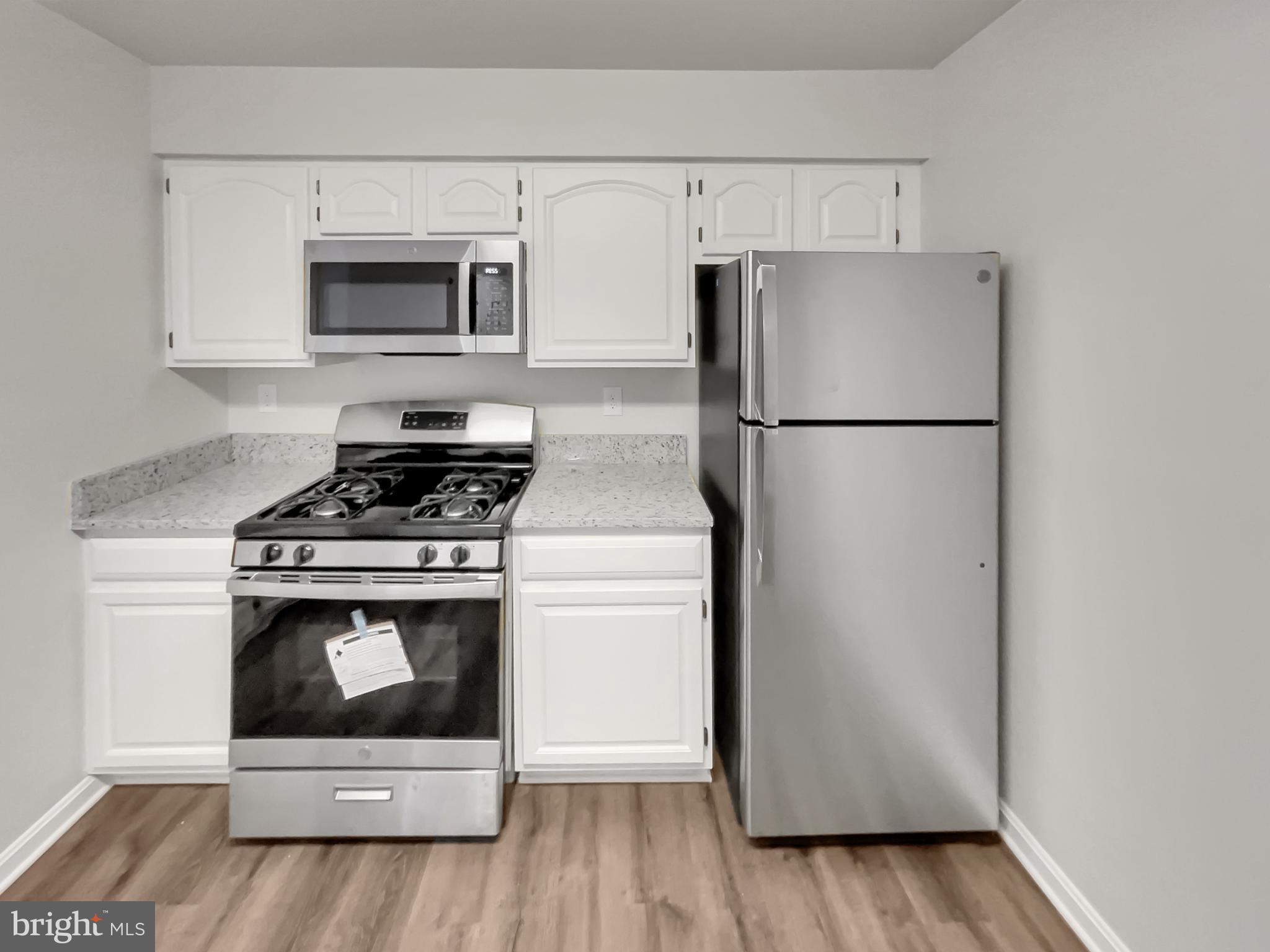 STRATFORD PLACE AT KINGS - Residential