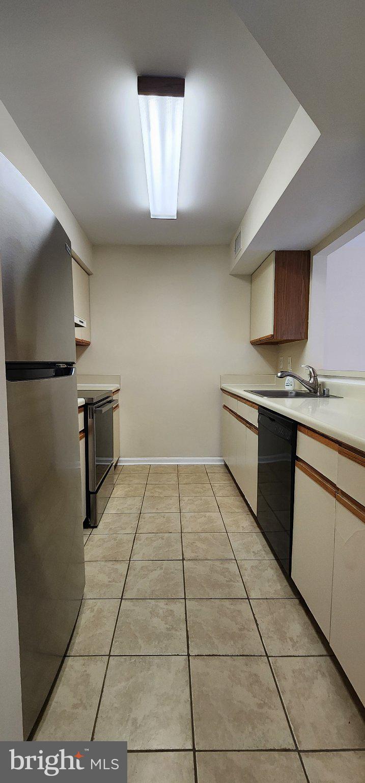 PONDS AT CENTREVILLE - Residential