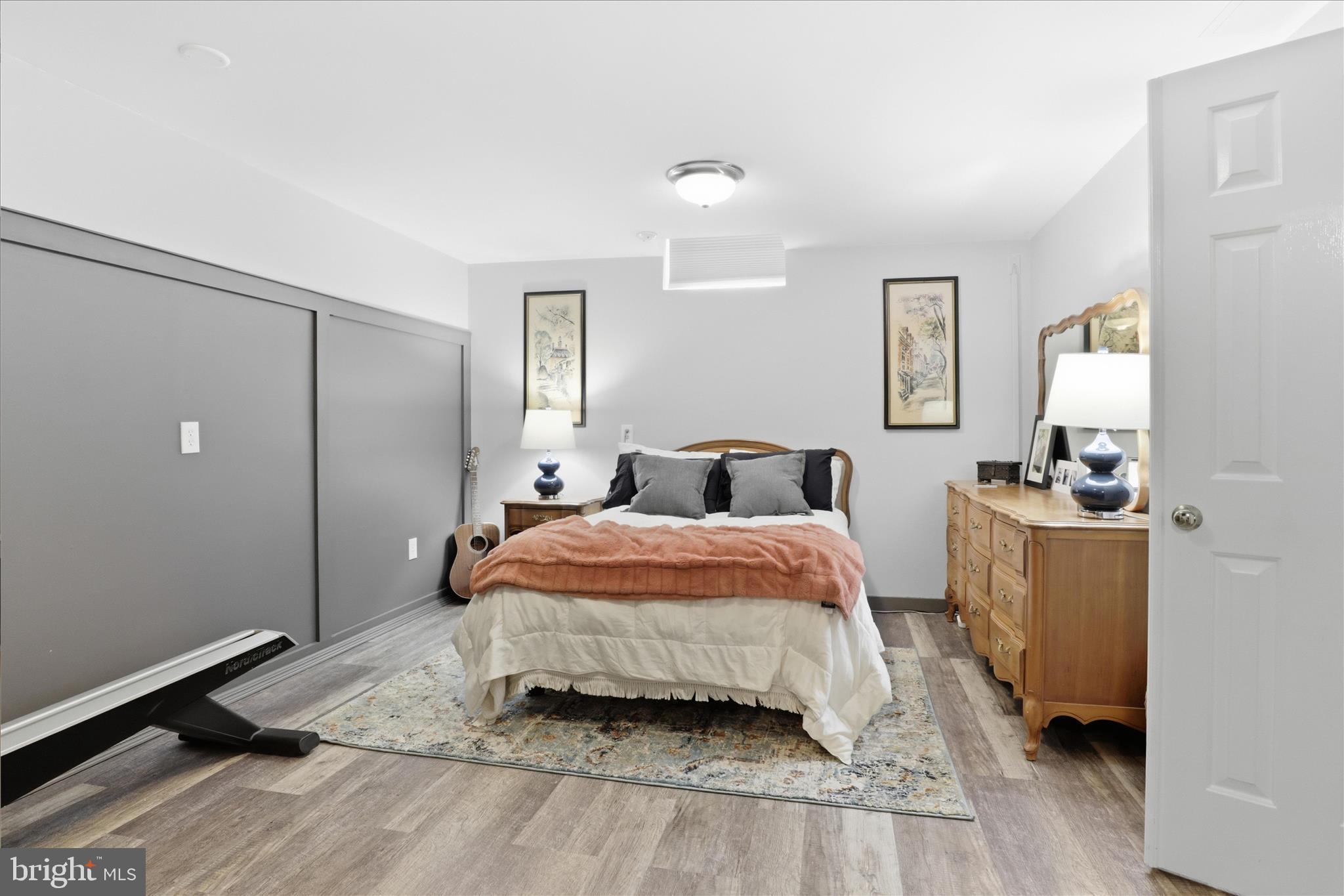 SOUTH RUN OAKS - Residential