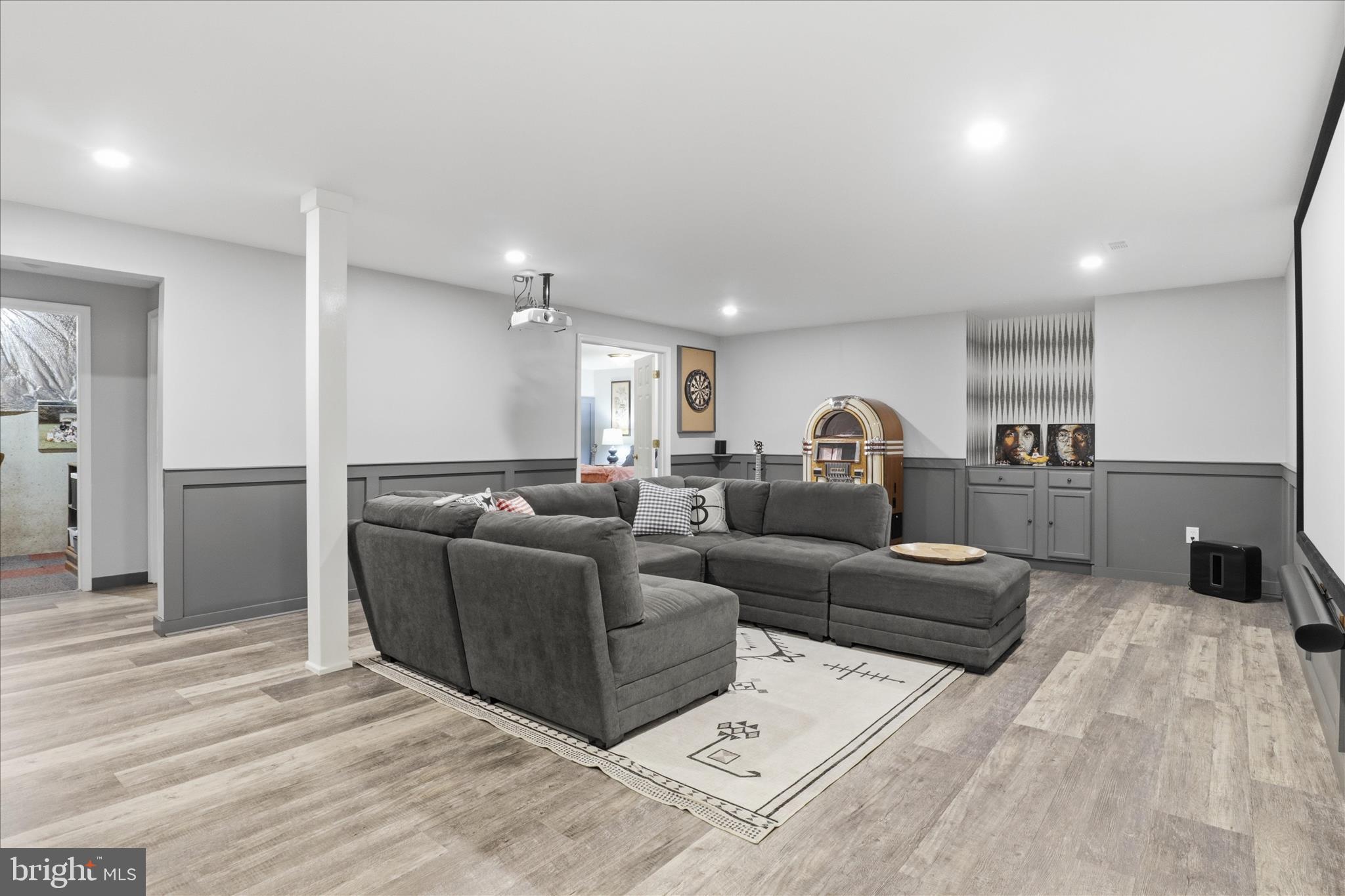 SOUTH RUN OAKS - Residential