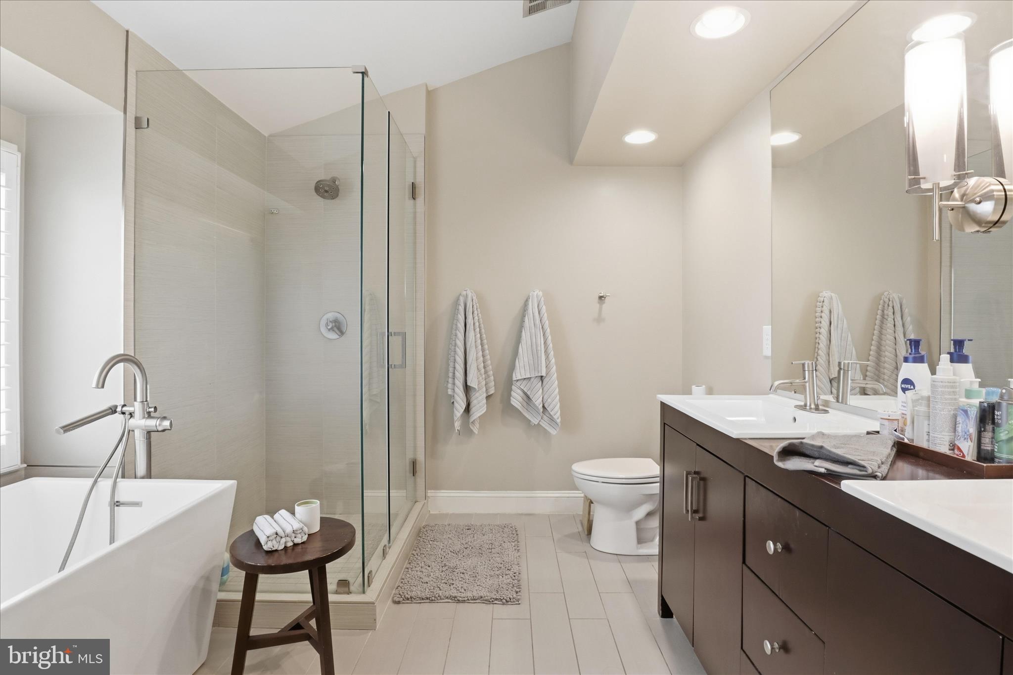 SOUTH RUN OAKS - Residential