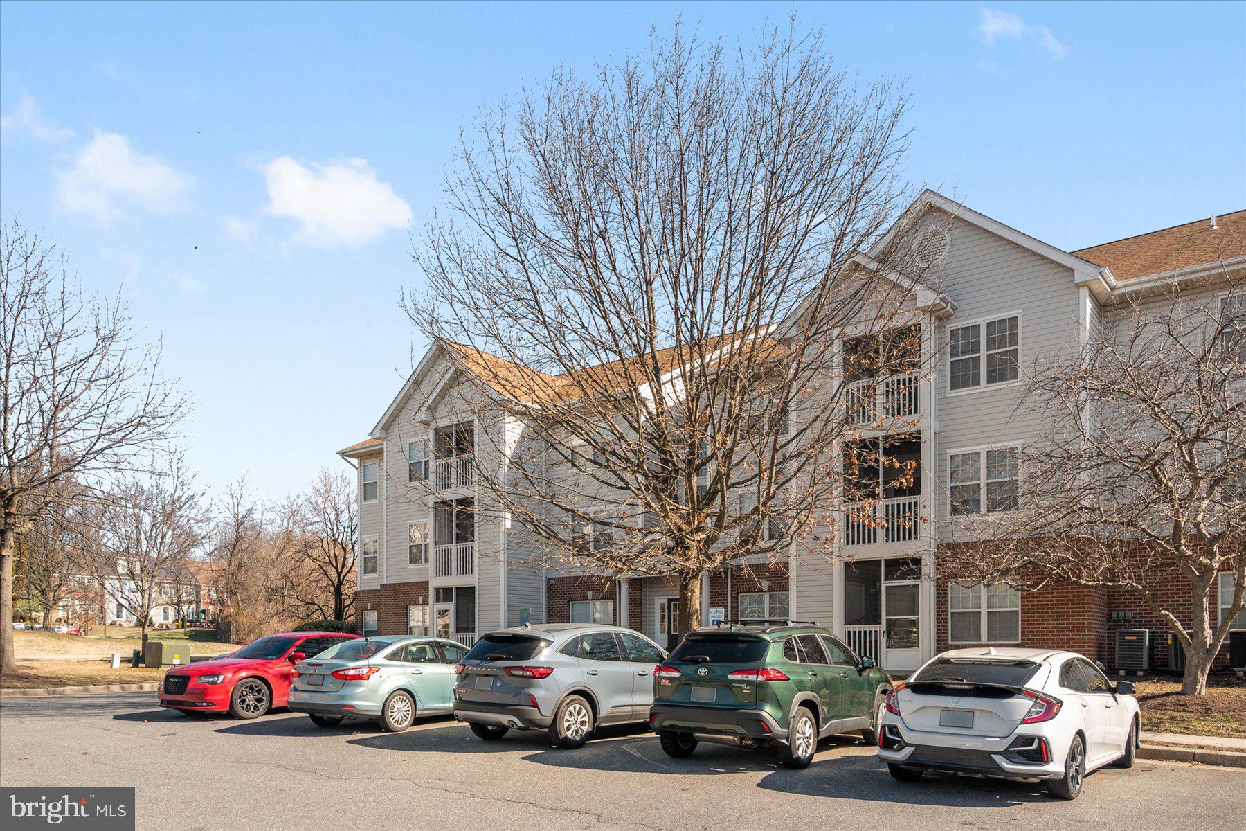 CROMWELL FOUNTAIN - Residential
