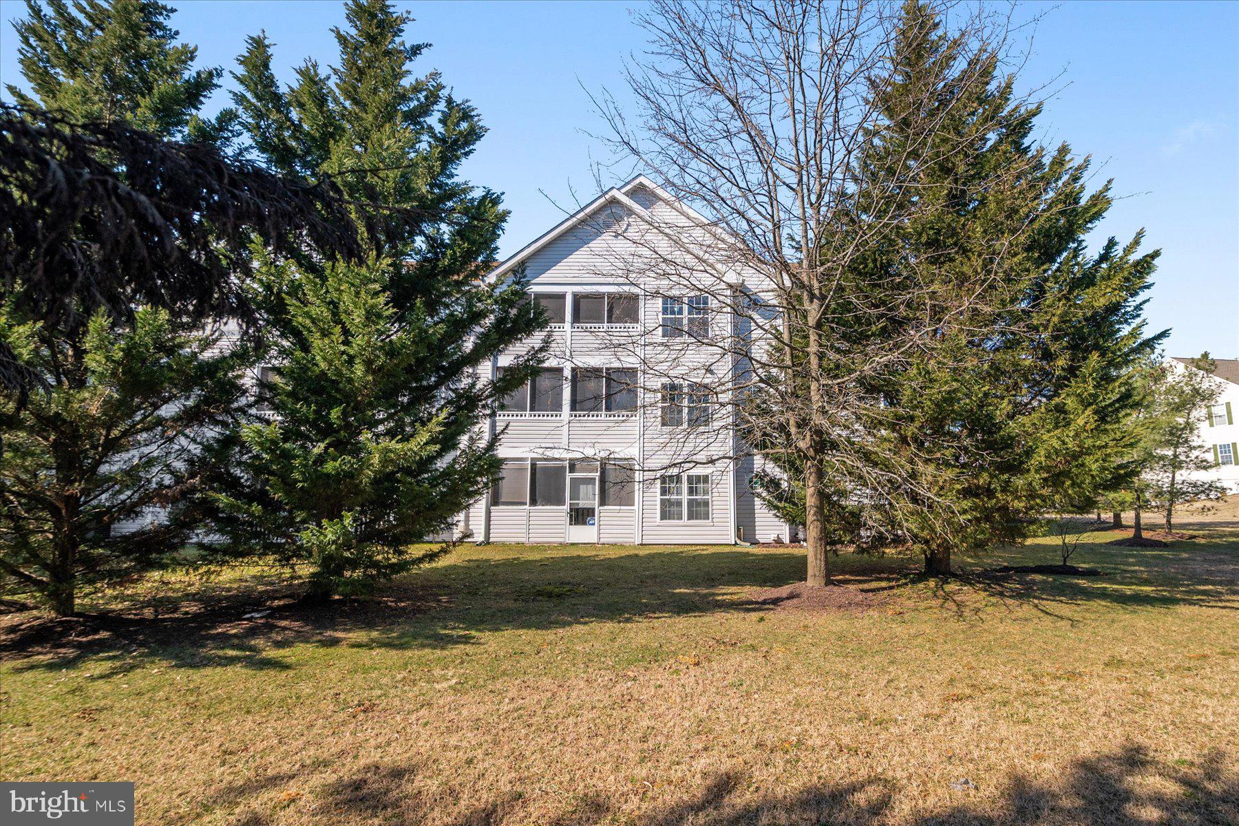 CROMWELL FOUNTAIN - Residential