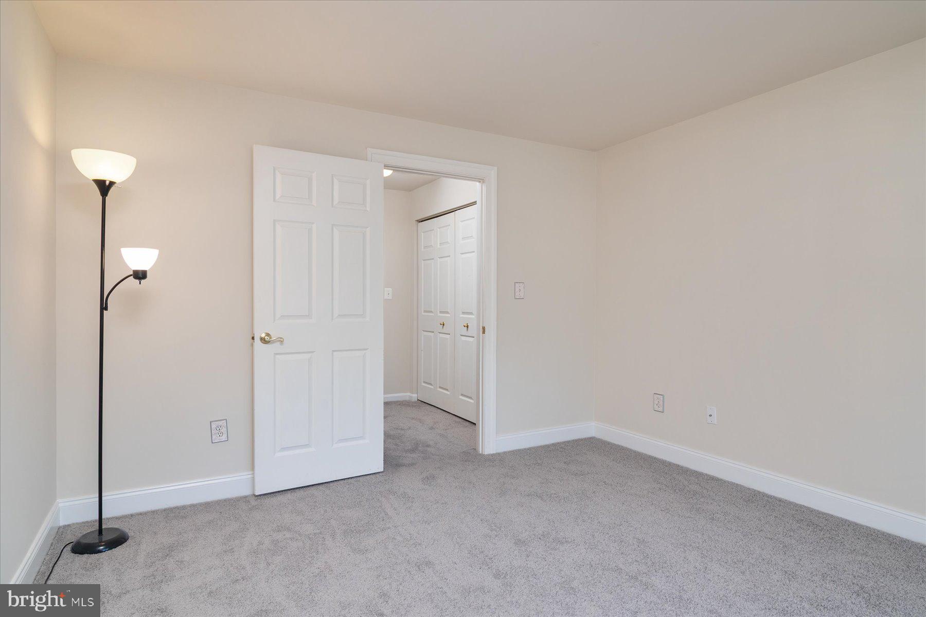 CROMWELL FOUNTAIN - Residential