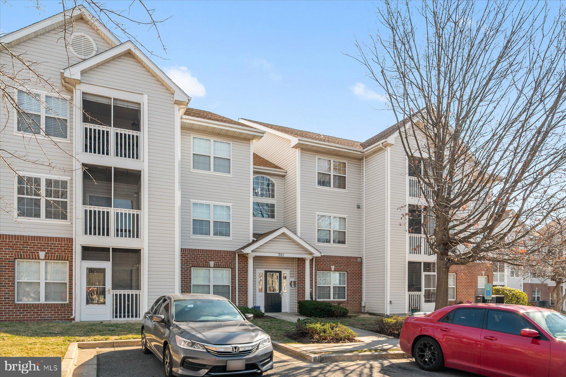 CROMWELL FOUNTAIN - Residential