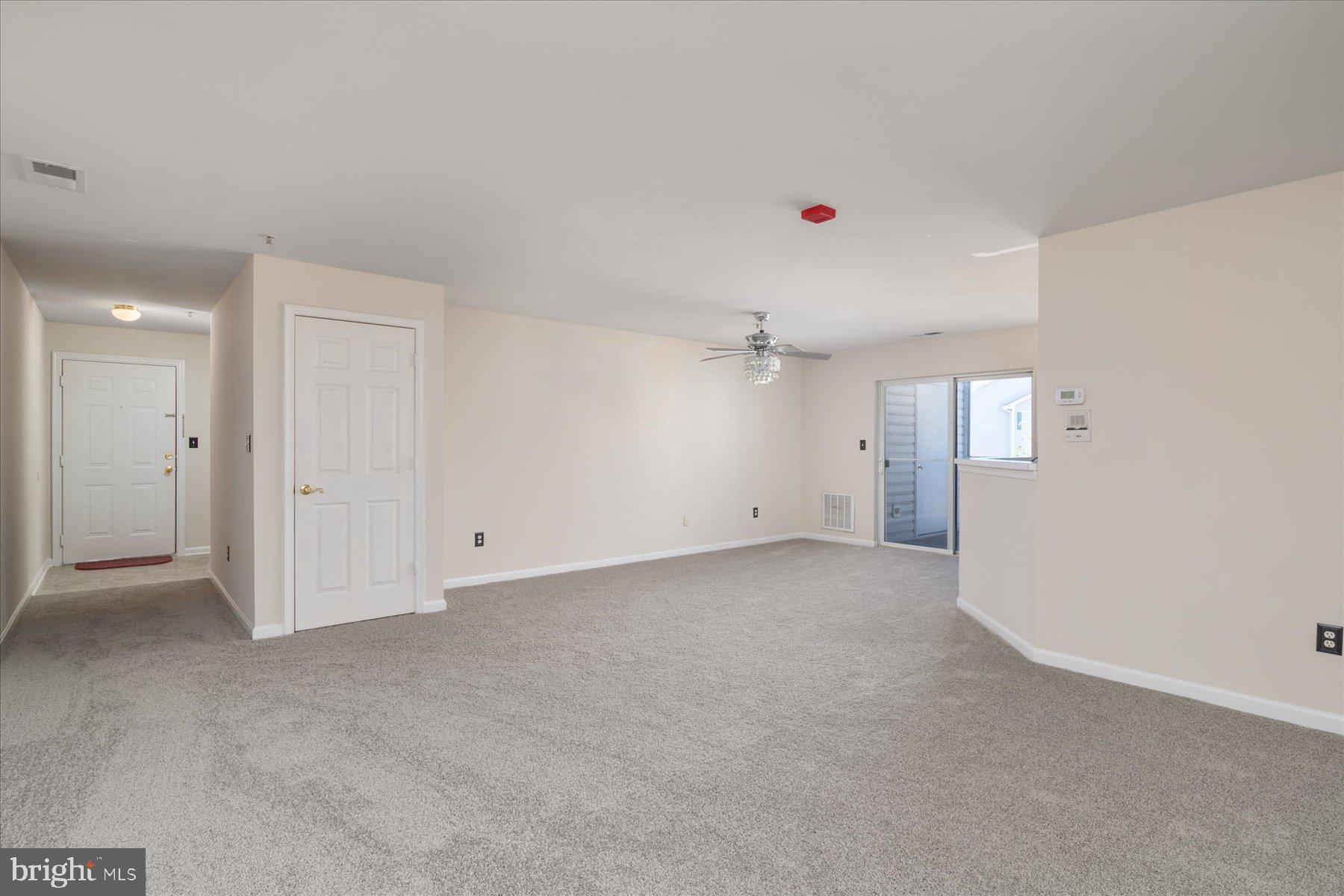 CROMWELL FOUNTAIN - Residential