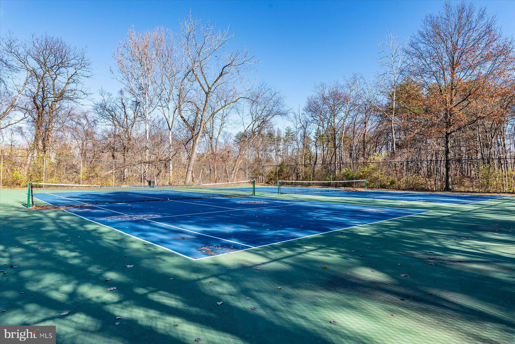 CROMWELL FOUNTAIN - Residential
