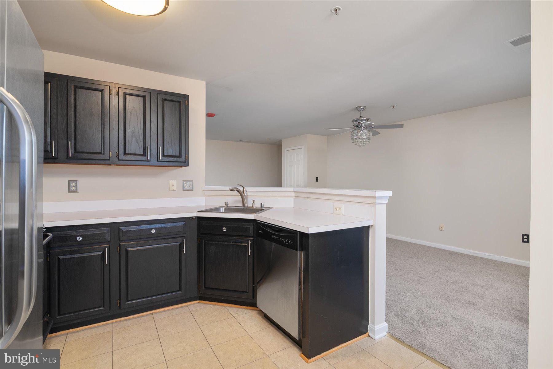 CROMWELL FOUNTAIN - Residential