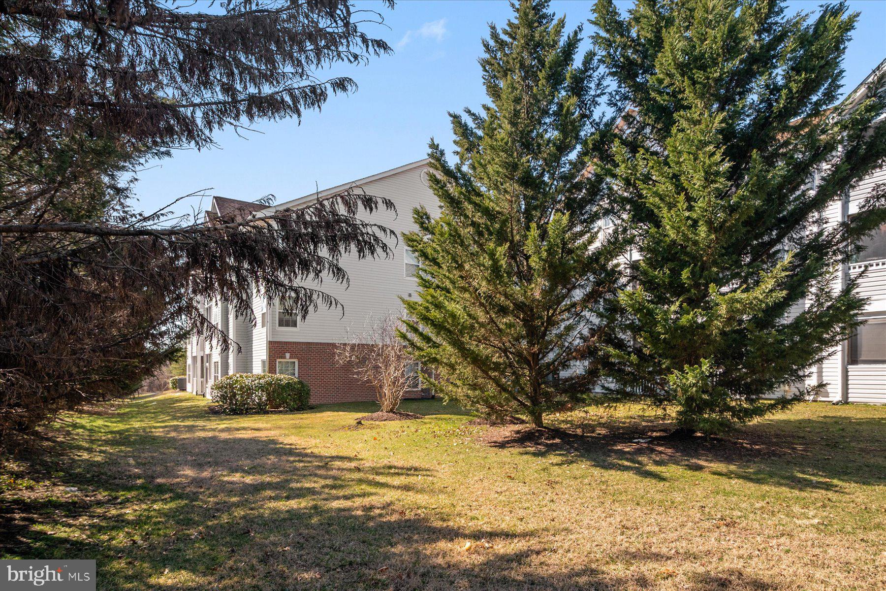 CROMWELL FOUNTAIN - Residential