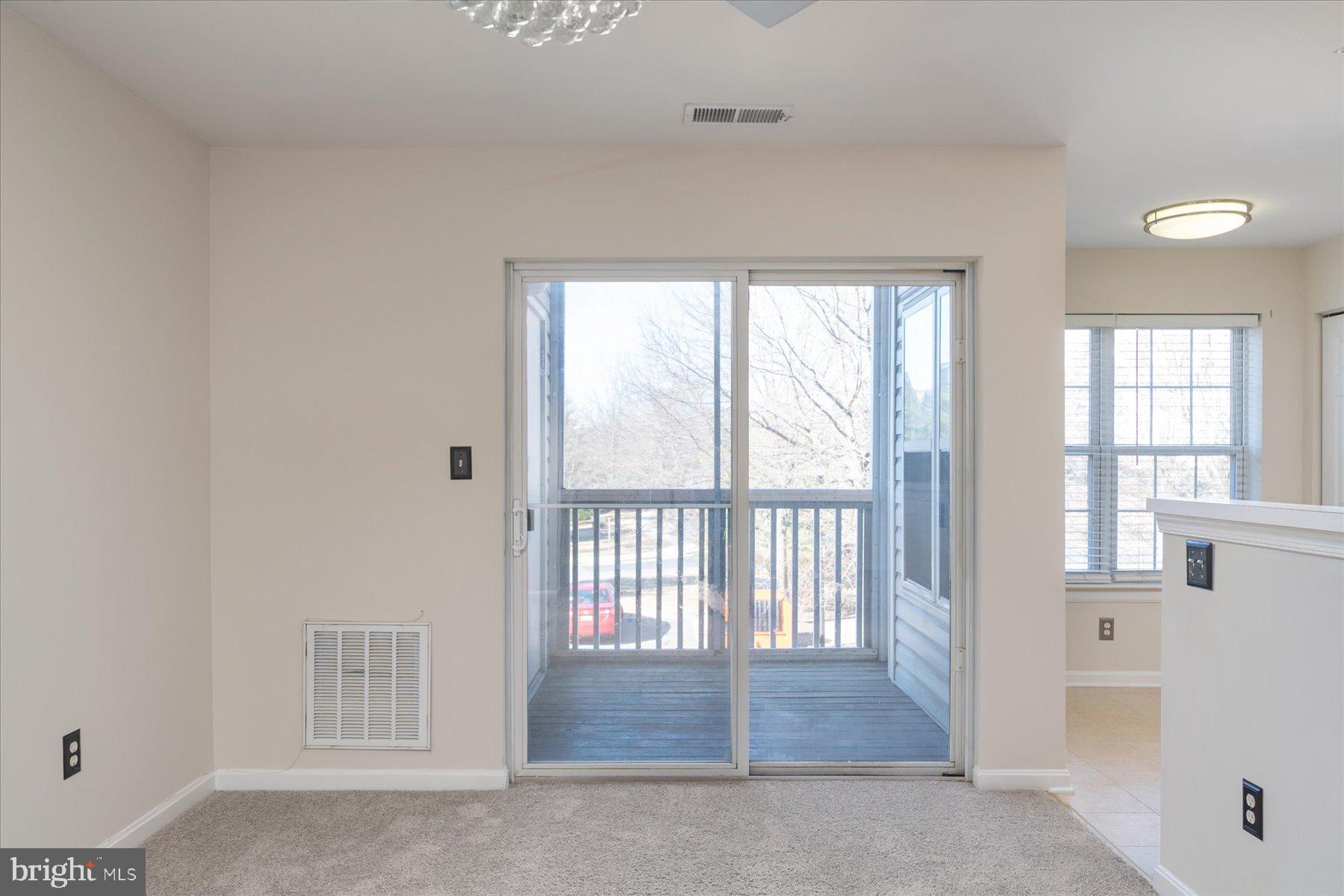 CROMWELL FOUNTAIN - Residential