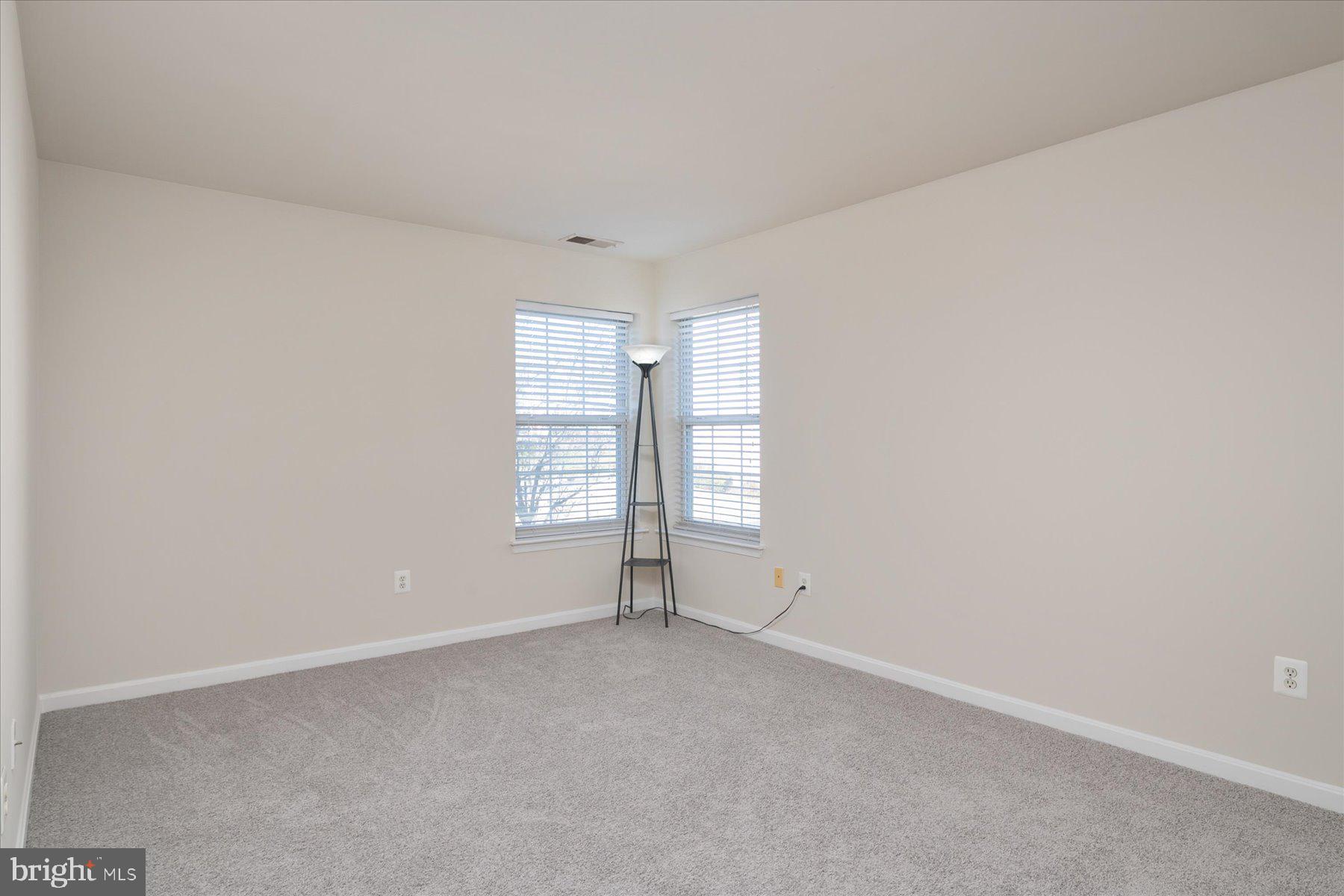 CROMWELL FOUNTAIN - Residential