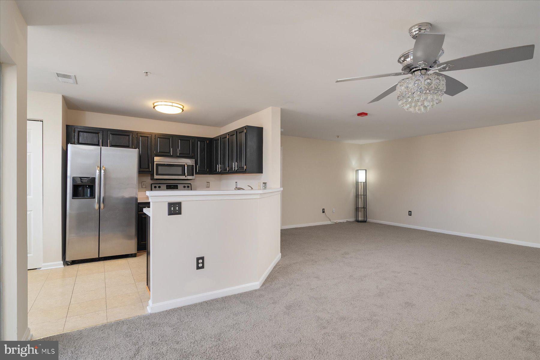 CROMWELL FOUNTAIN - Residential