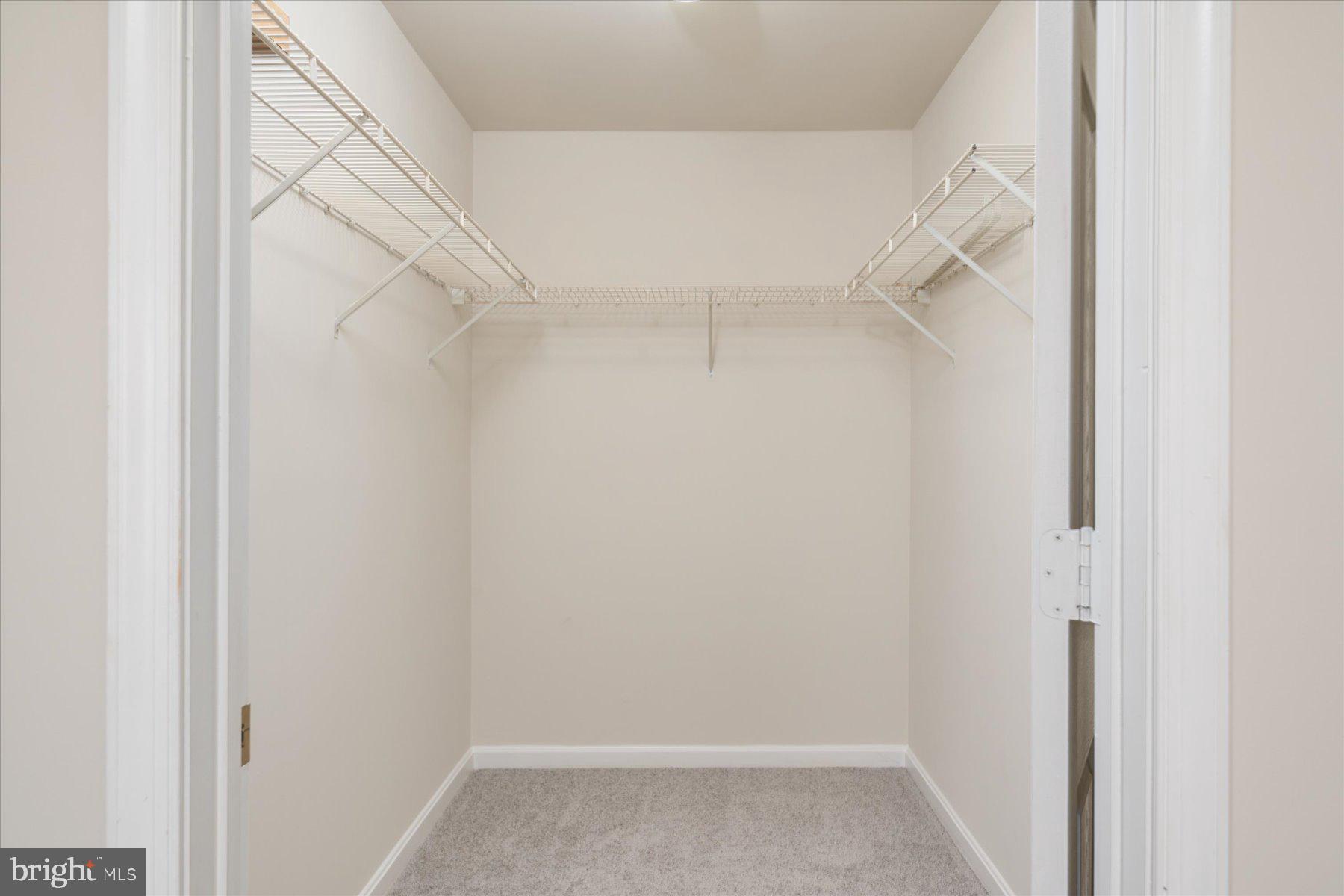 CROMWELL FOUNTAIN - Residential