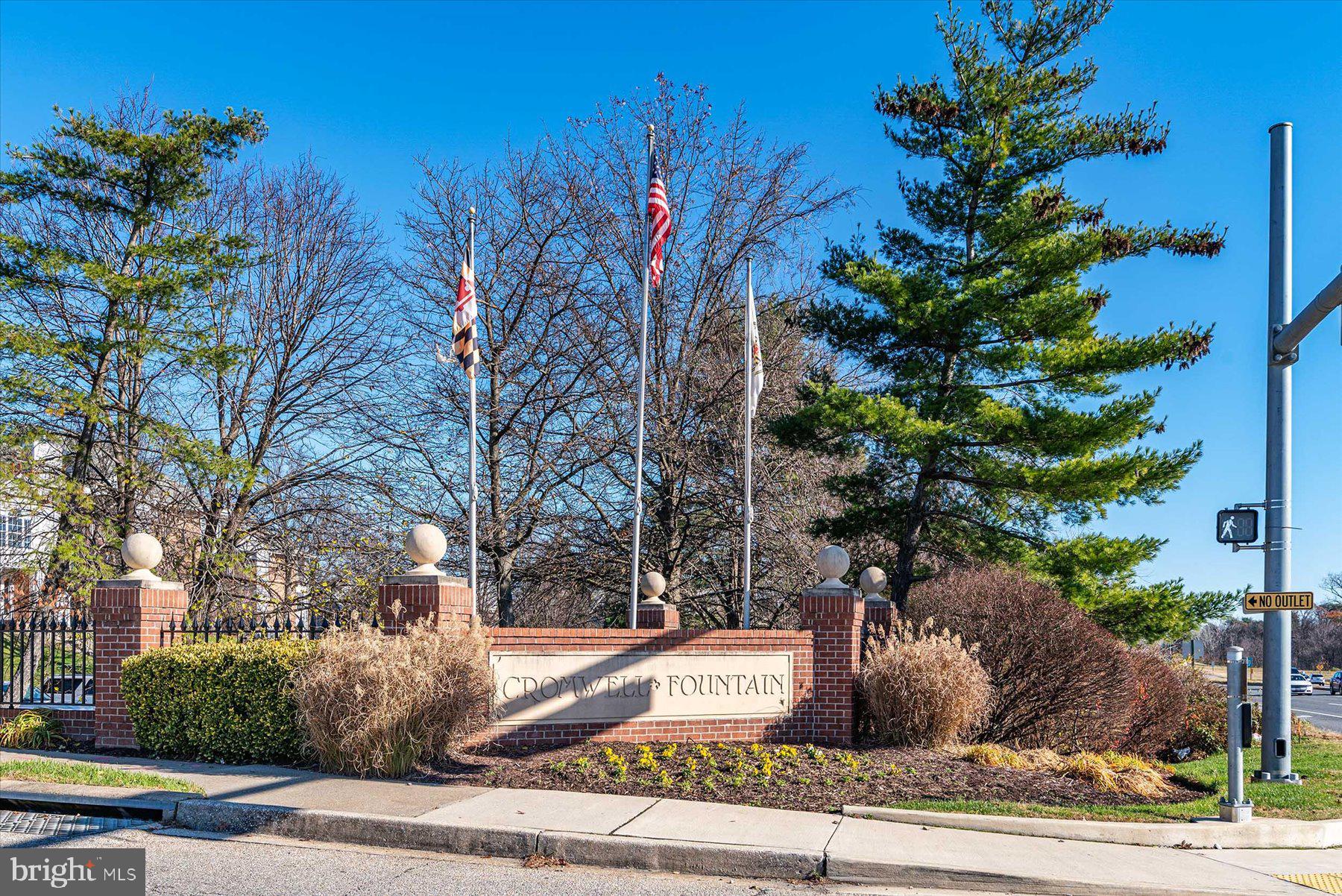 CROMWELL FOUNTAIN - Residential