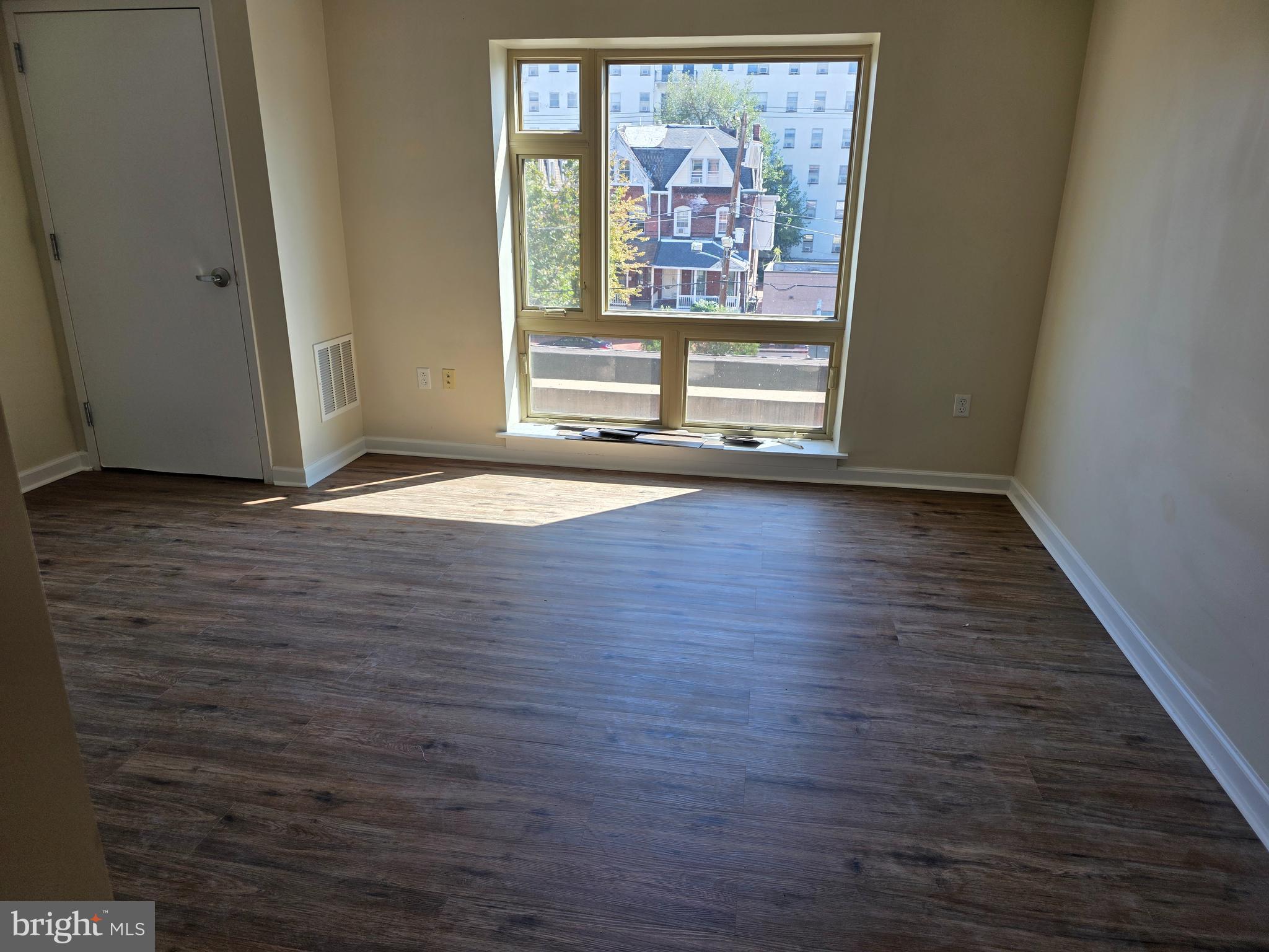 UNIVERSITY CITY - Residential Lease