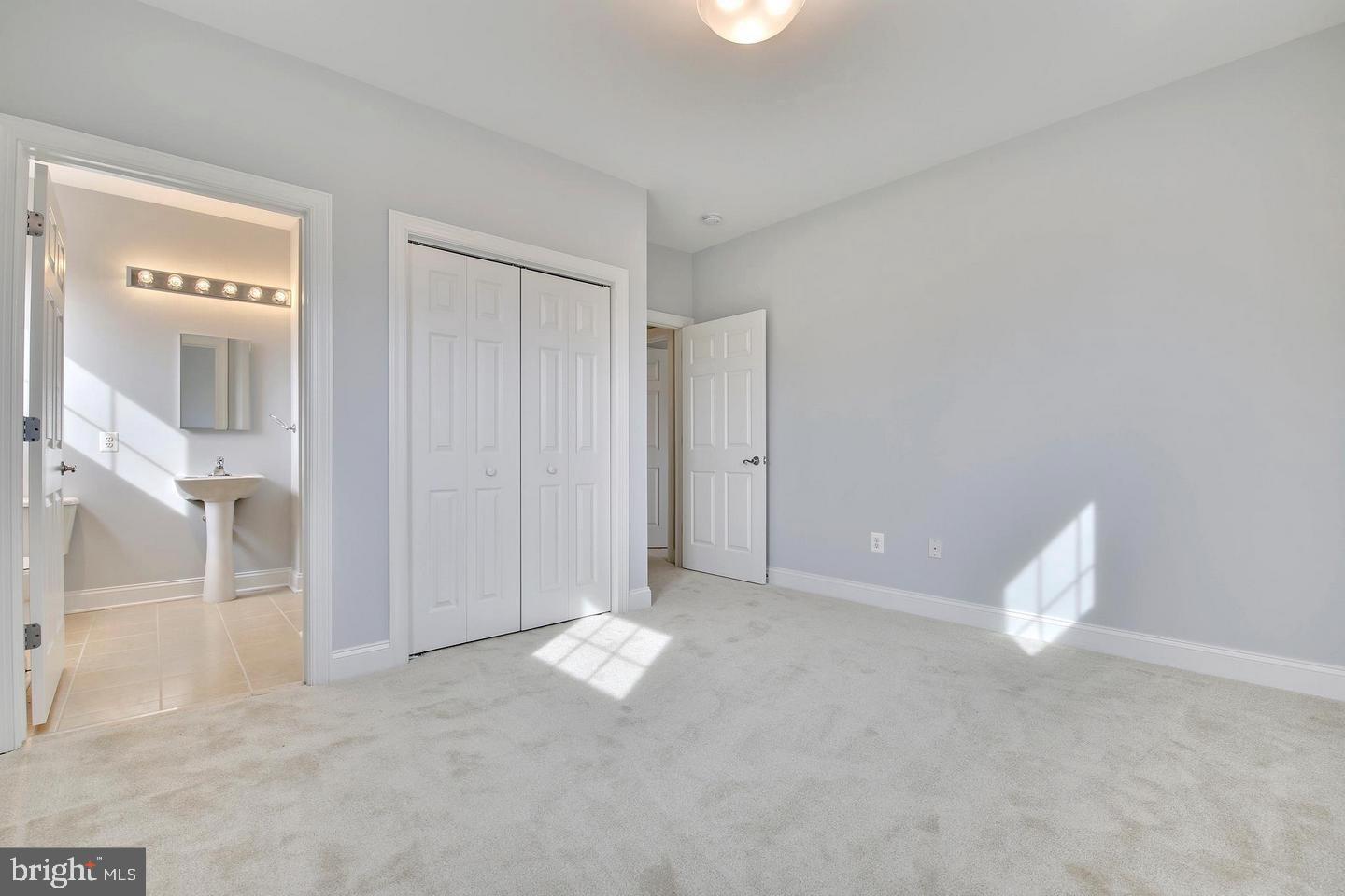 MEADOW RIDGE VILLAS CODM - Residential