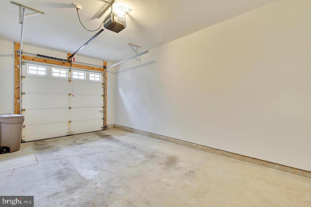 MEADOW RIDGE VILLAS CODM - Residential