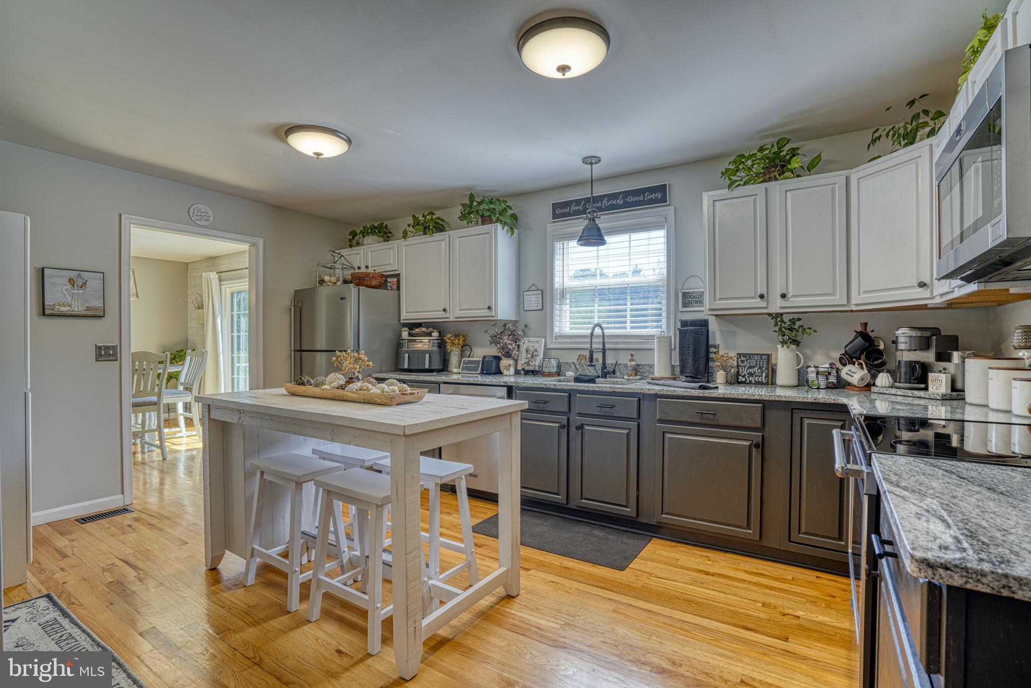 TWO JOHNS - Residential