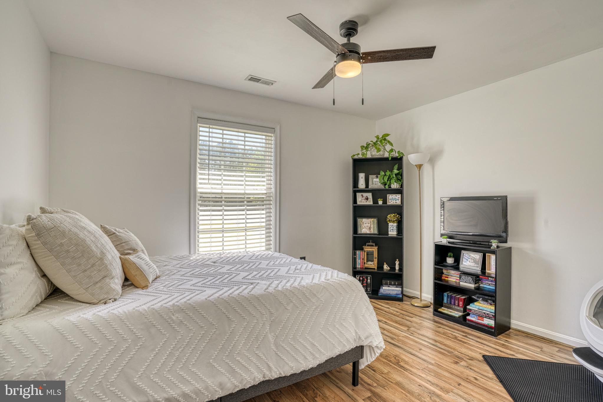 TWO JOHNS - Residential