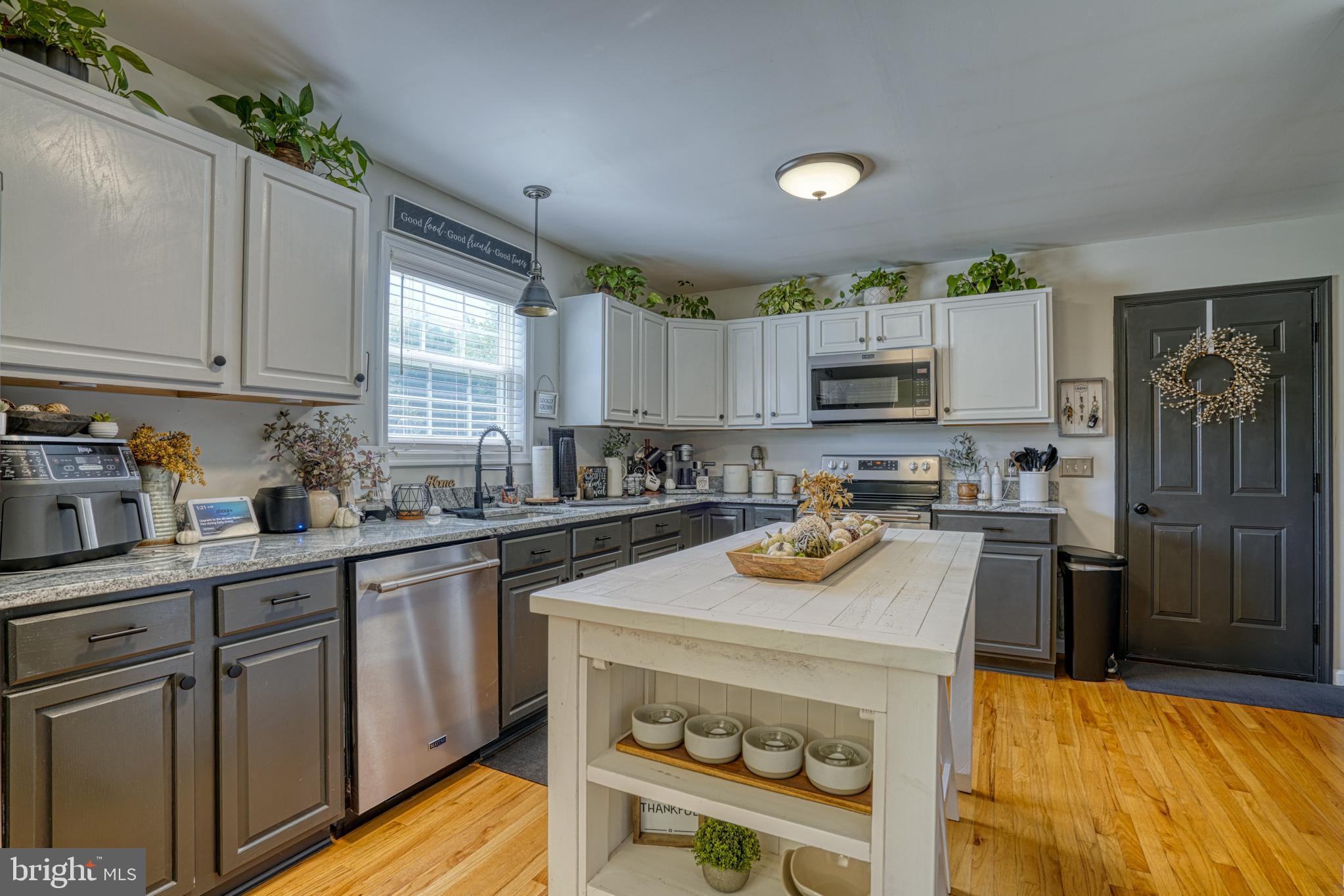 TWO JOHNS - Residential