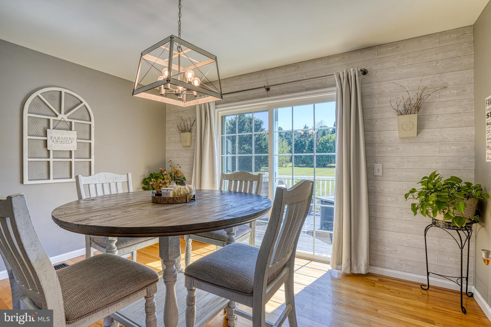 TWO JOHNS - Residential