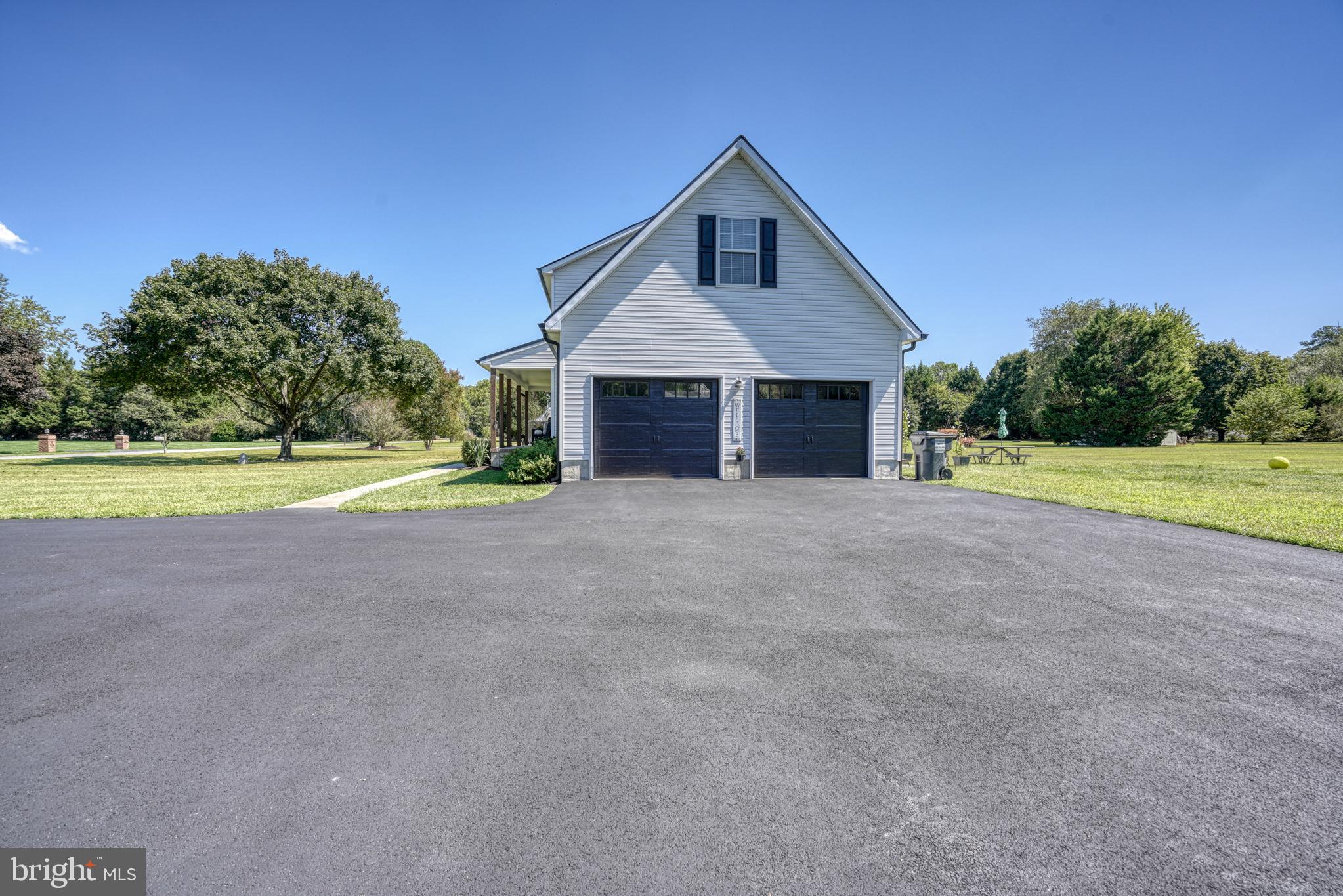 TWO JOHNS - Residential