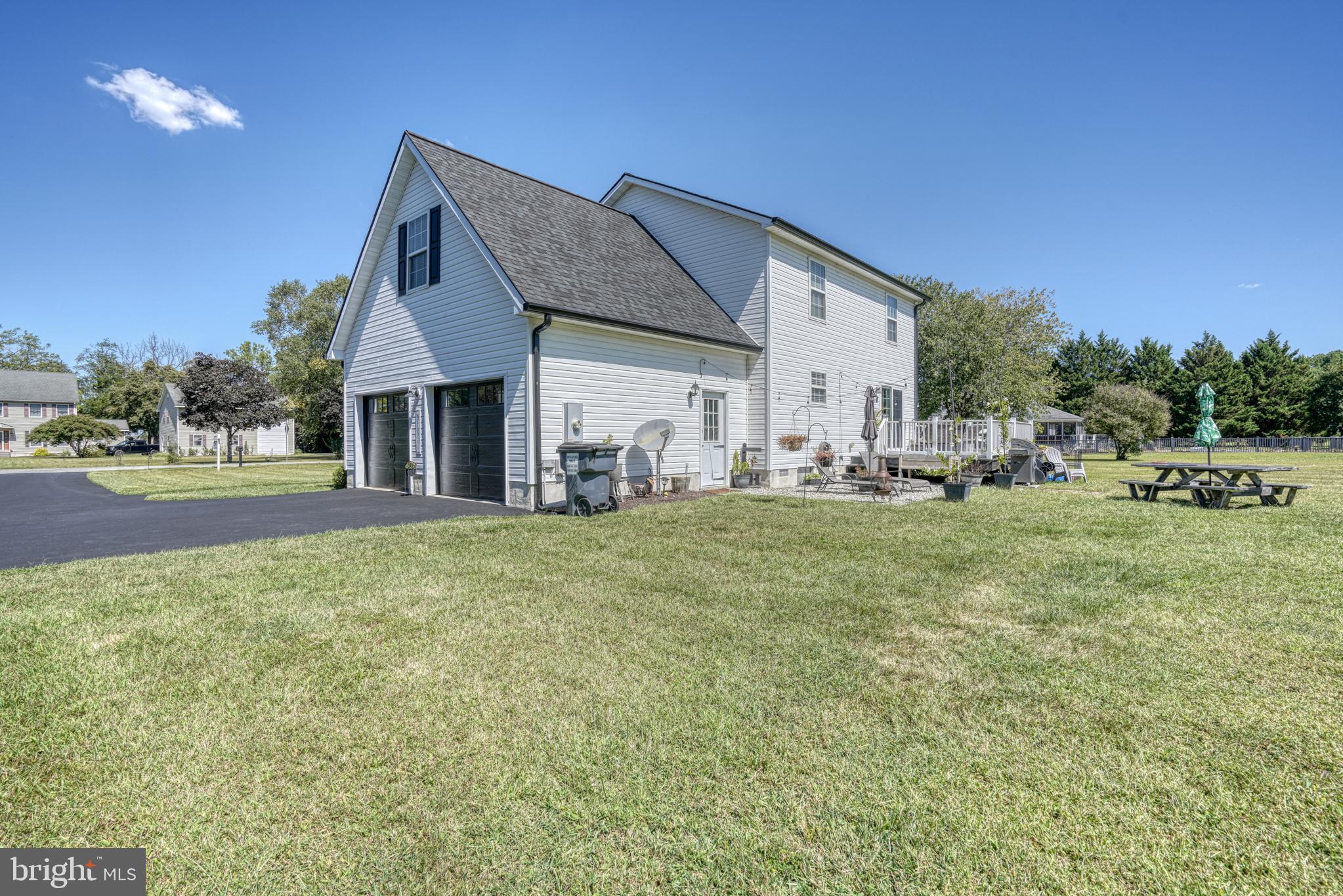 TWO JOHNS - Residential