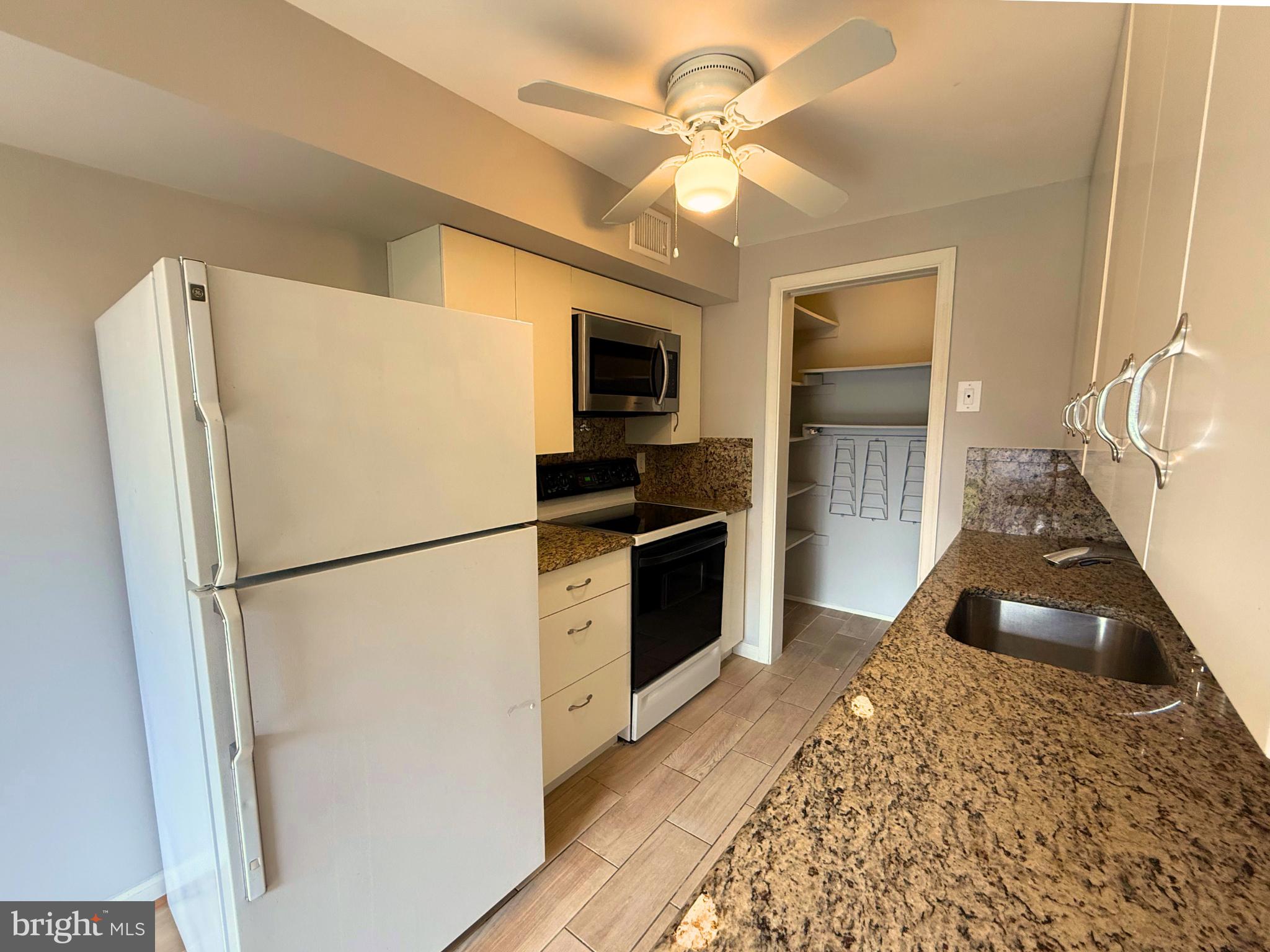 BROOKSHIRE - Residential Lease