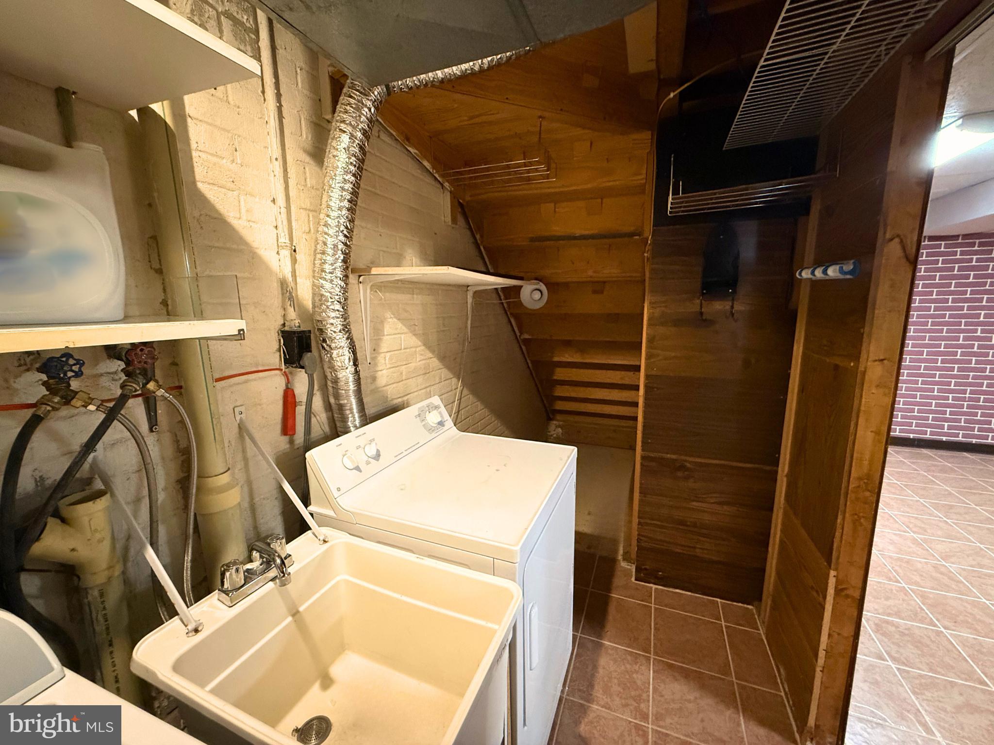 BROOKSHIRE - Residential Lease