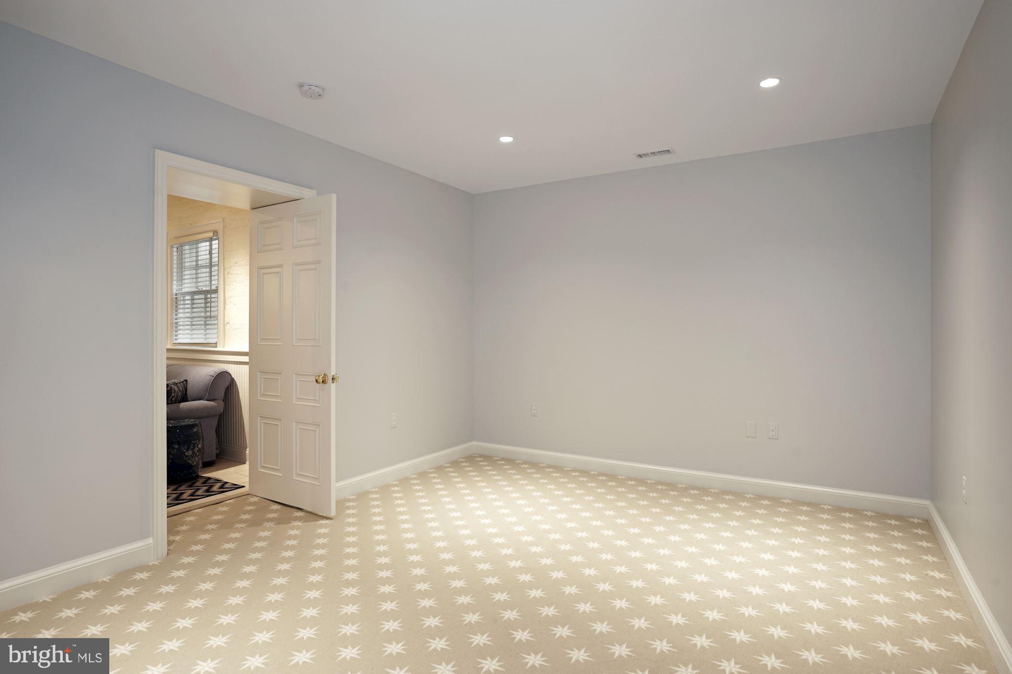 FOXHALL - Residential