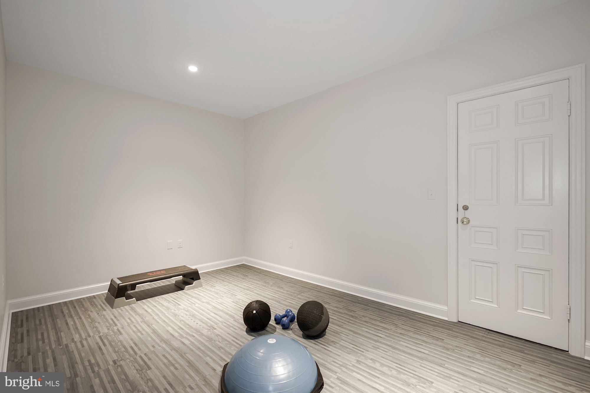 FOXHALL - Residential