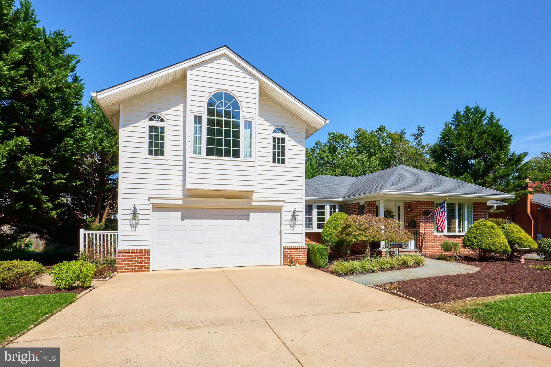 3032 CRANE DRIVE