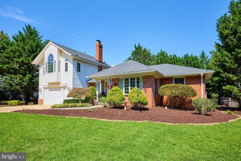 Photo of 3032 Crane Drive, FALLS CHURCH, VA 22042 (MLS # VAFX2340900)