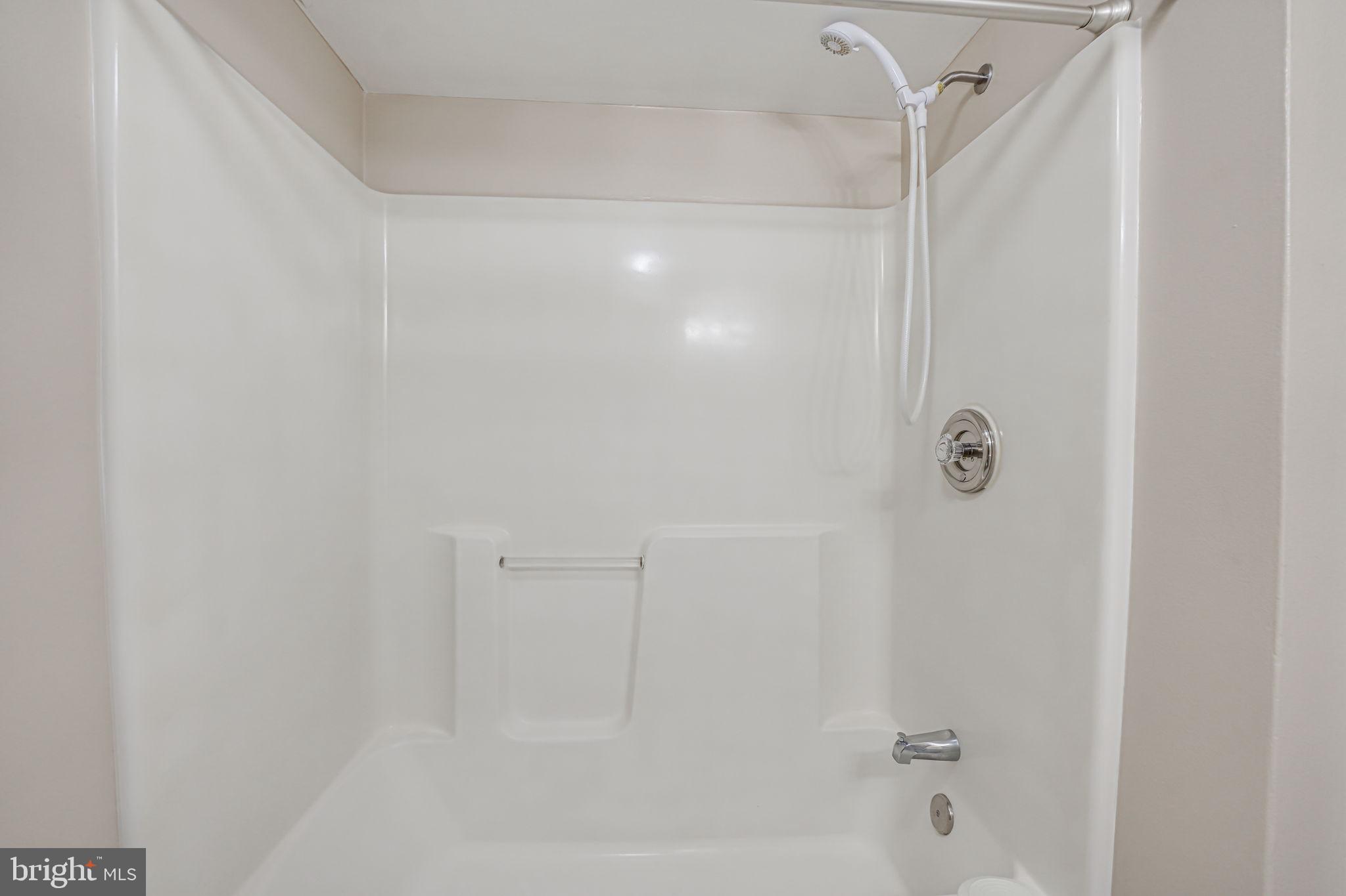 CHESTNUT HILLS - Residential