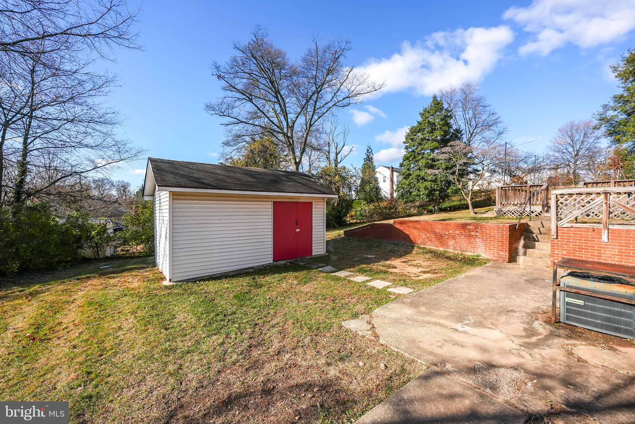 CHESTNUT HILLS - Residential