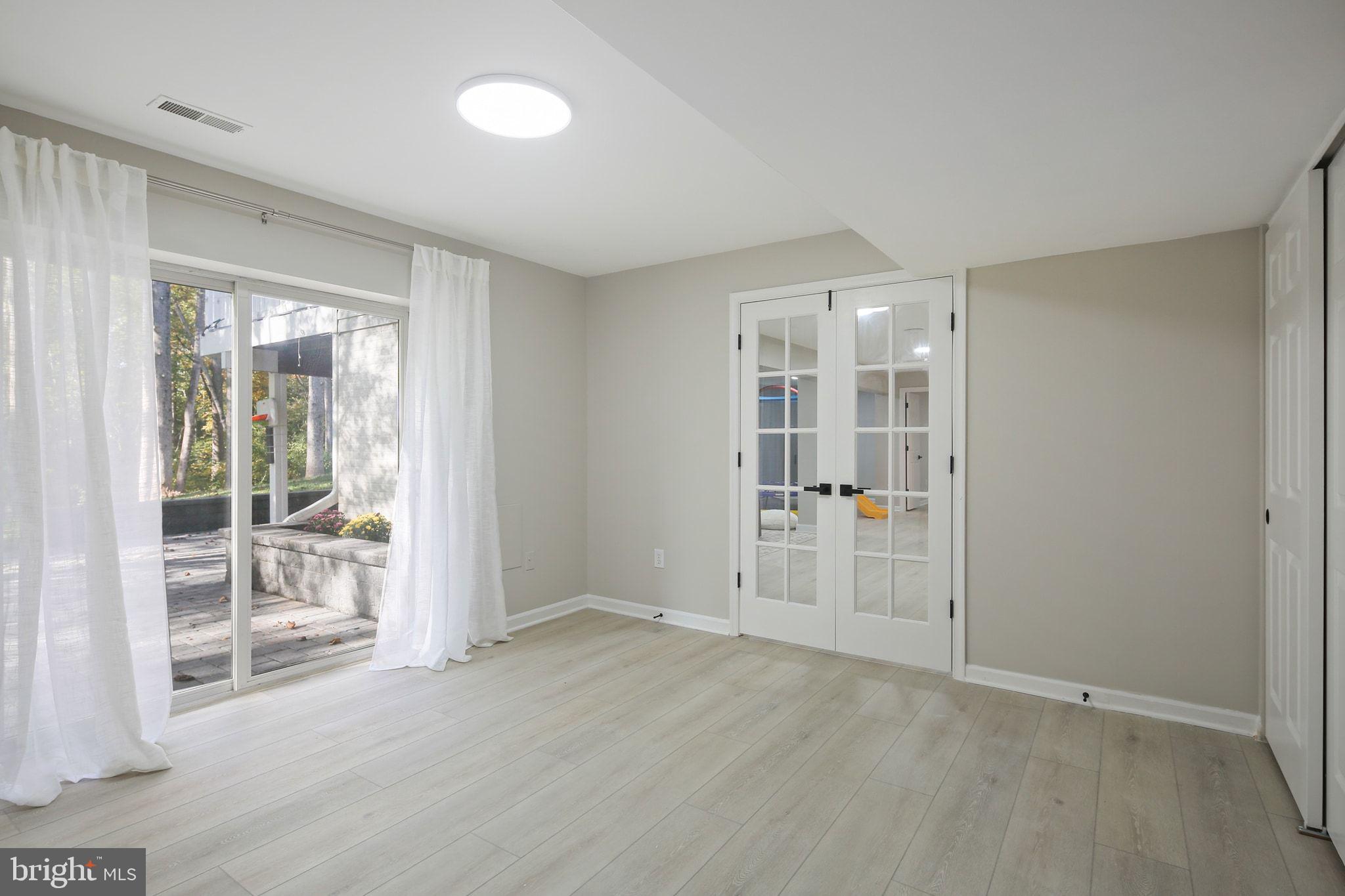 VILLAGE OF RIVER HILL - Residential