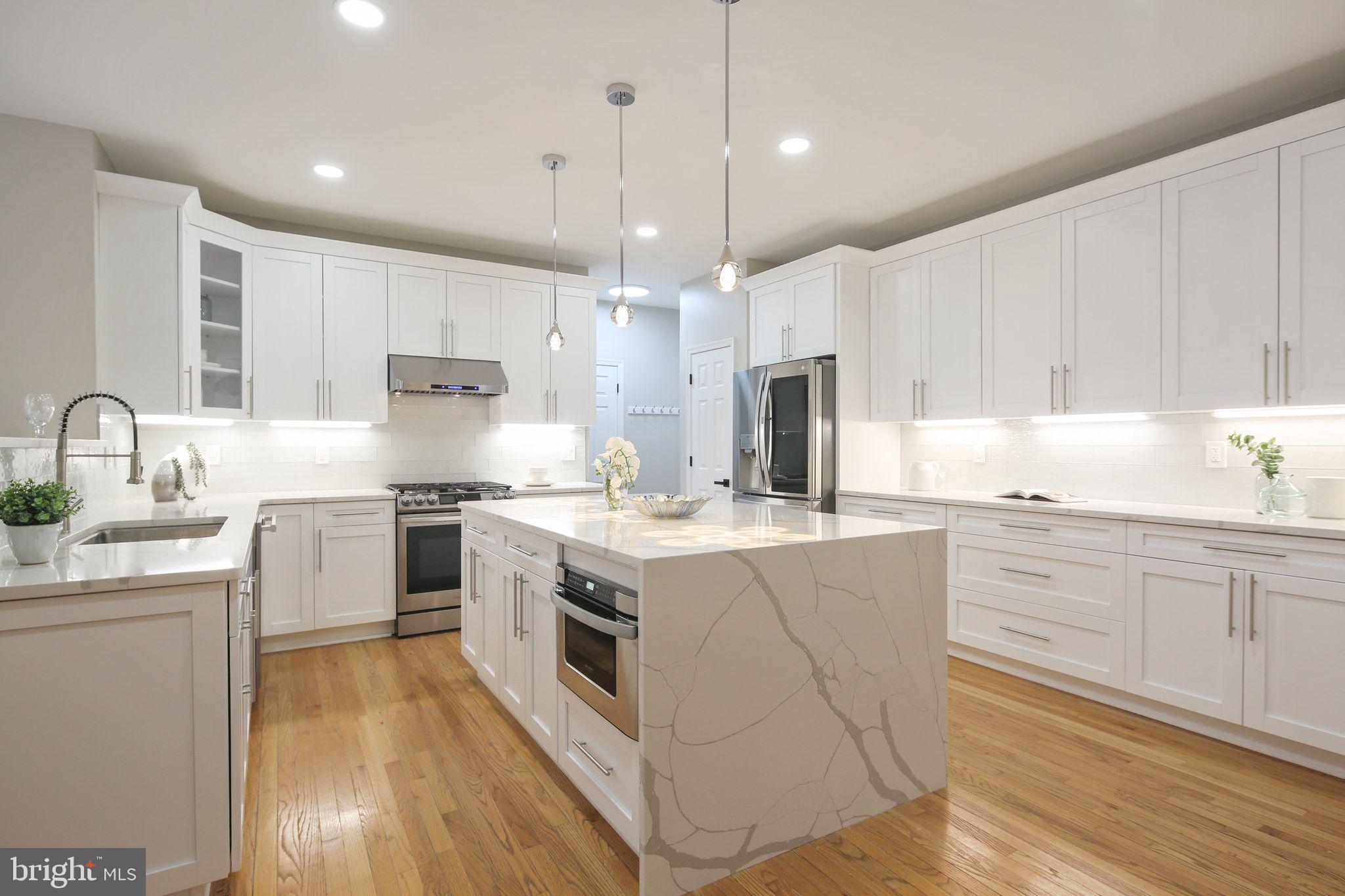 VILLAGE OF RIVER HILL - Residential