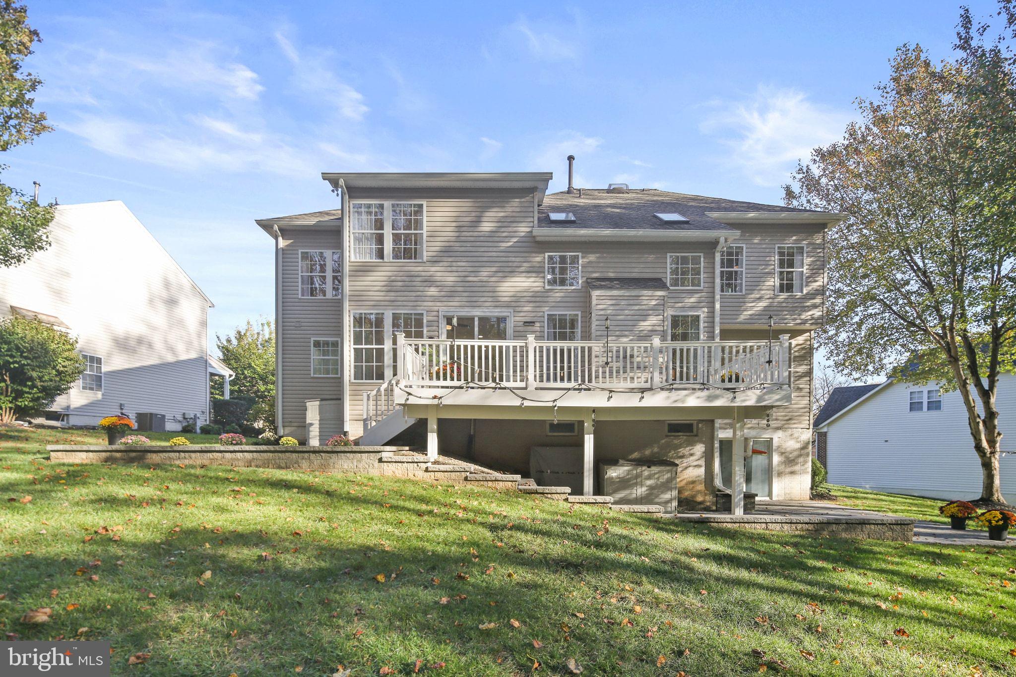 VILLAGE OF RIVER HILL - Residential