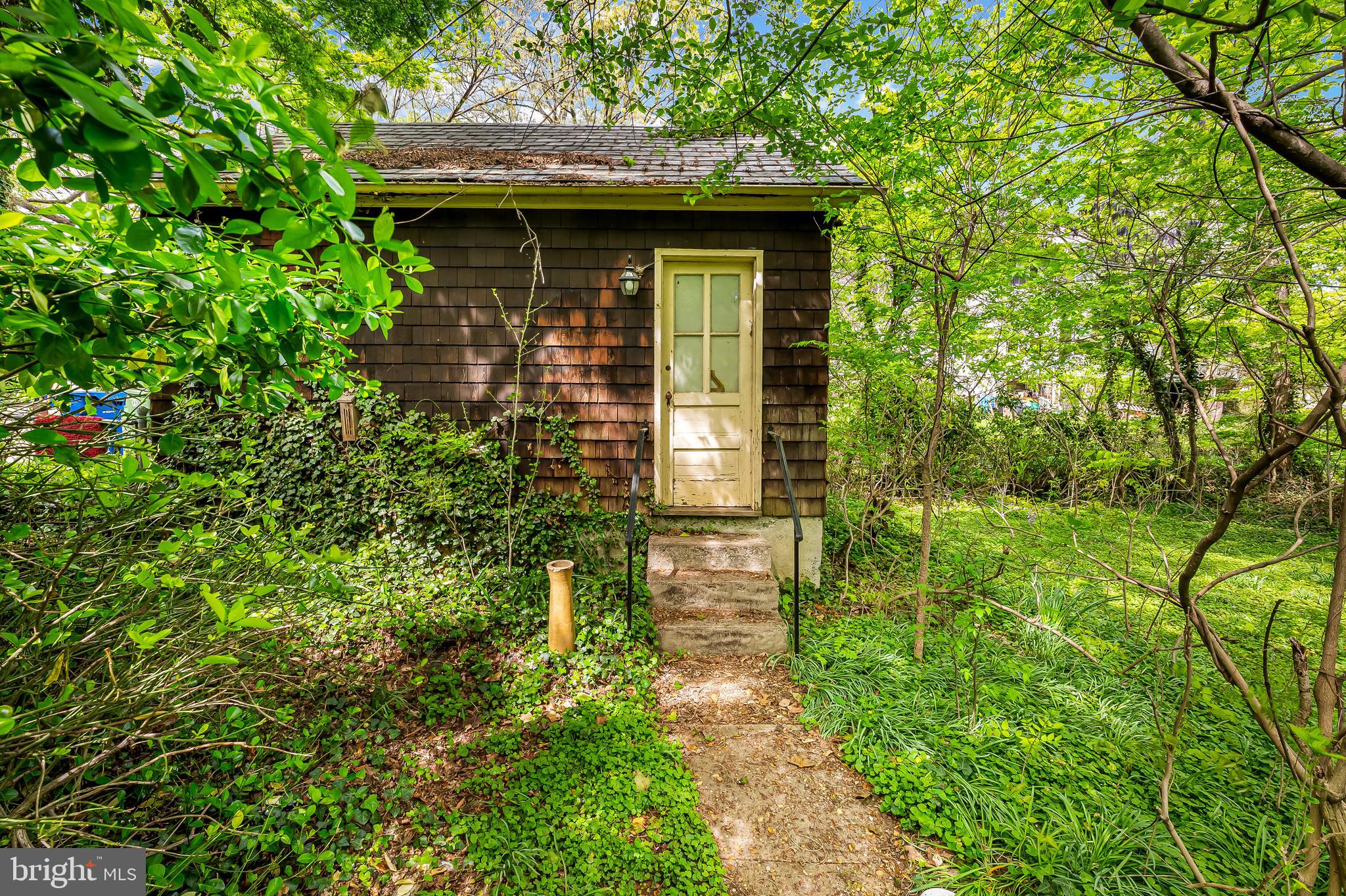 ROLAND PARK - Residential