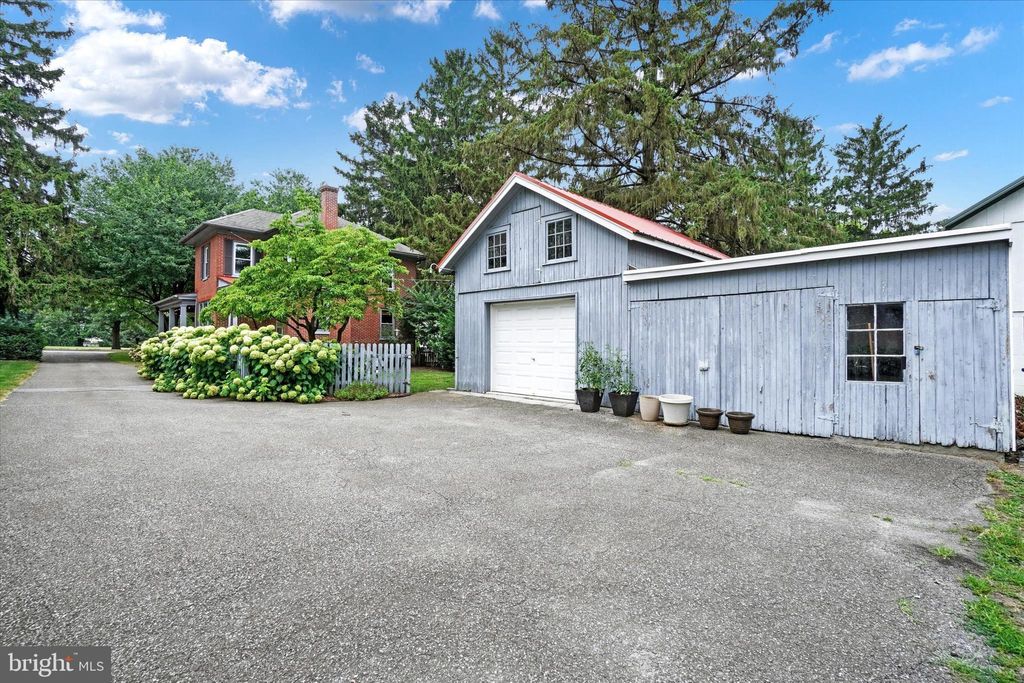 Photo of 1543 Lampeter Road, LANCASTER, PA 17602 (MLS # PALA2053846)