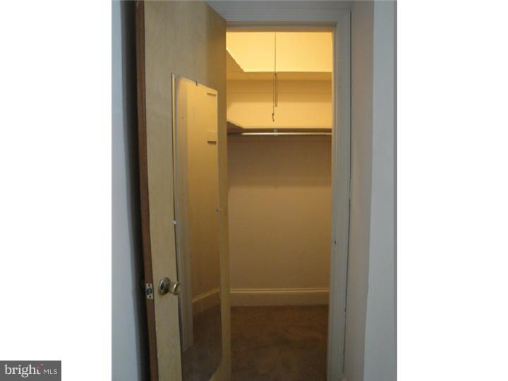 RITTENHOUSE SQUARE - Residential Income