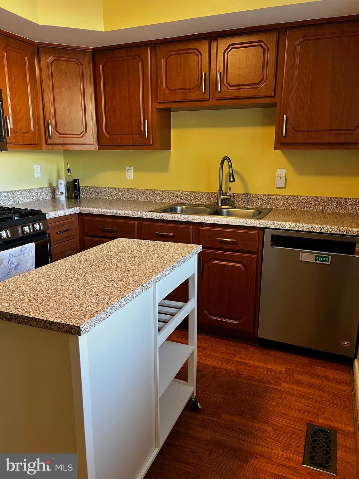 WOODBRIDGE - Residential Lease