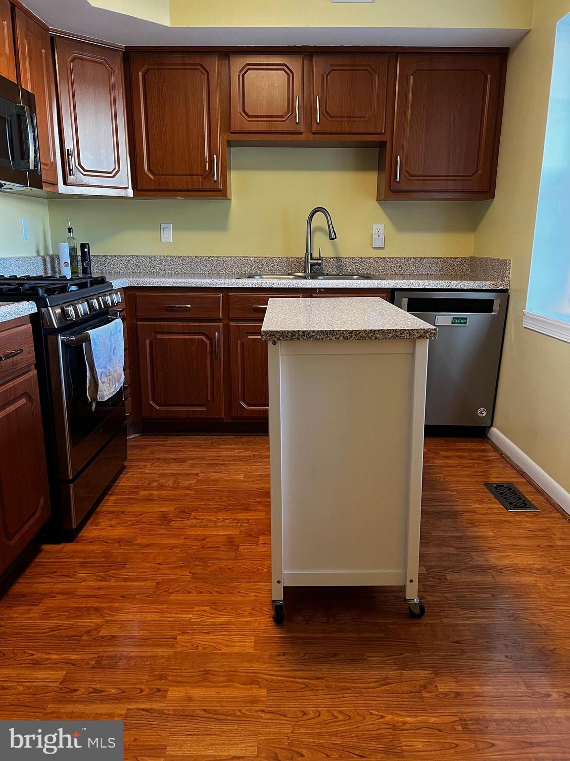 WOODBRIDGE - Residential Lease